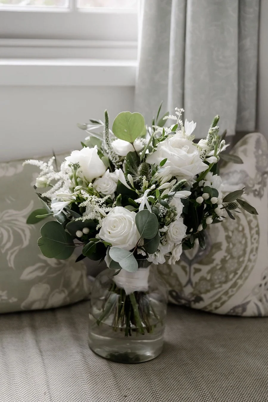 Middleton-Lodge-Wedding-Flowers-Kate-Rose-Modern-Floral-Design-India-Adam-108.jpg