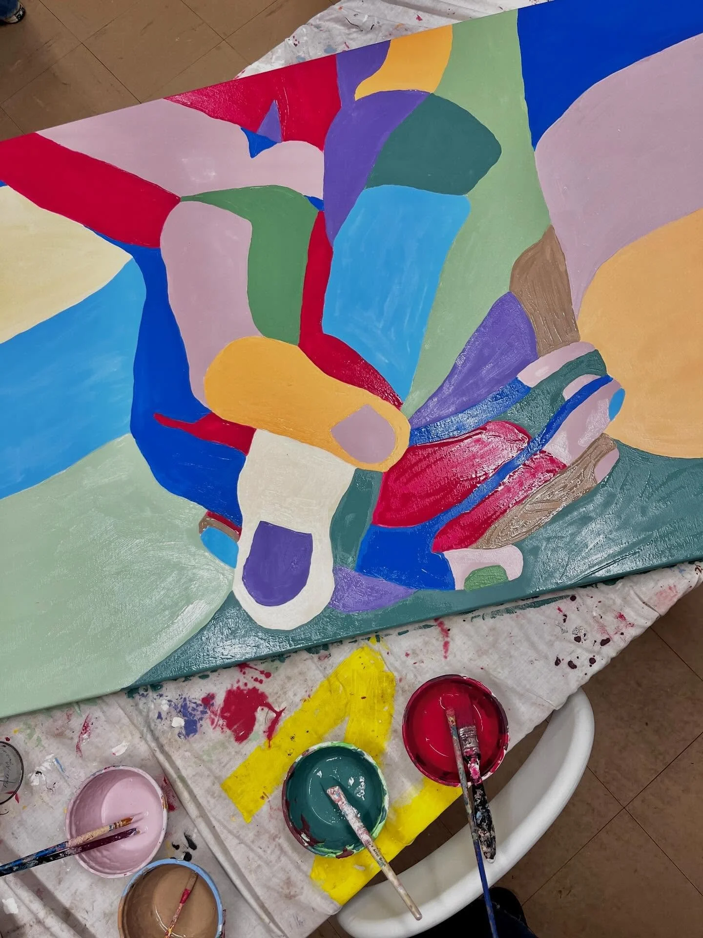 No passado dia 12 de dezembro estivemos na APPACDM Lisboa - Lar Residencial das Pedralvas, em colabora&ccedil;&atilde;o com o @nataldiferente2025 
Com arte tent&aacute;mos tornar o Natal destas pessoas um pouco mais alegre e colorido🎄