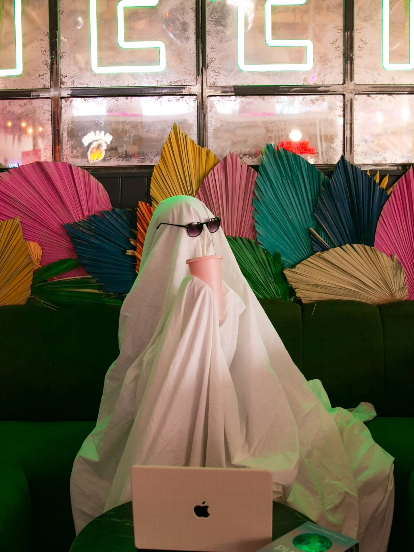 Have a boo-tiful Halloween, lovelies 👻🧋

And whatever you do, don&rsquo;t ghost your social media marketer...

Your socials sea-riously depend on it 🌊

#halloweenvibes #halloween #socialmedialife #socialmediamarketing #socialmediamanager #brandsho