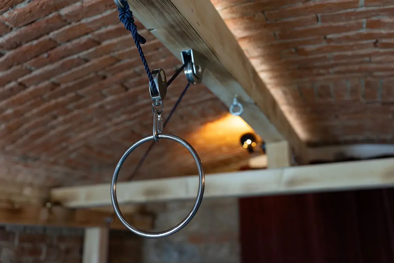 shibari room chateau de rossi