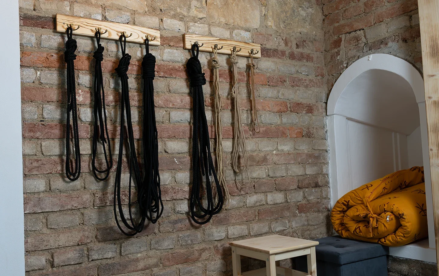 shibari area chateau de rossi dungeon