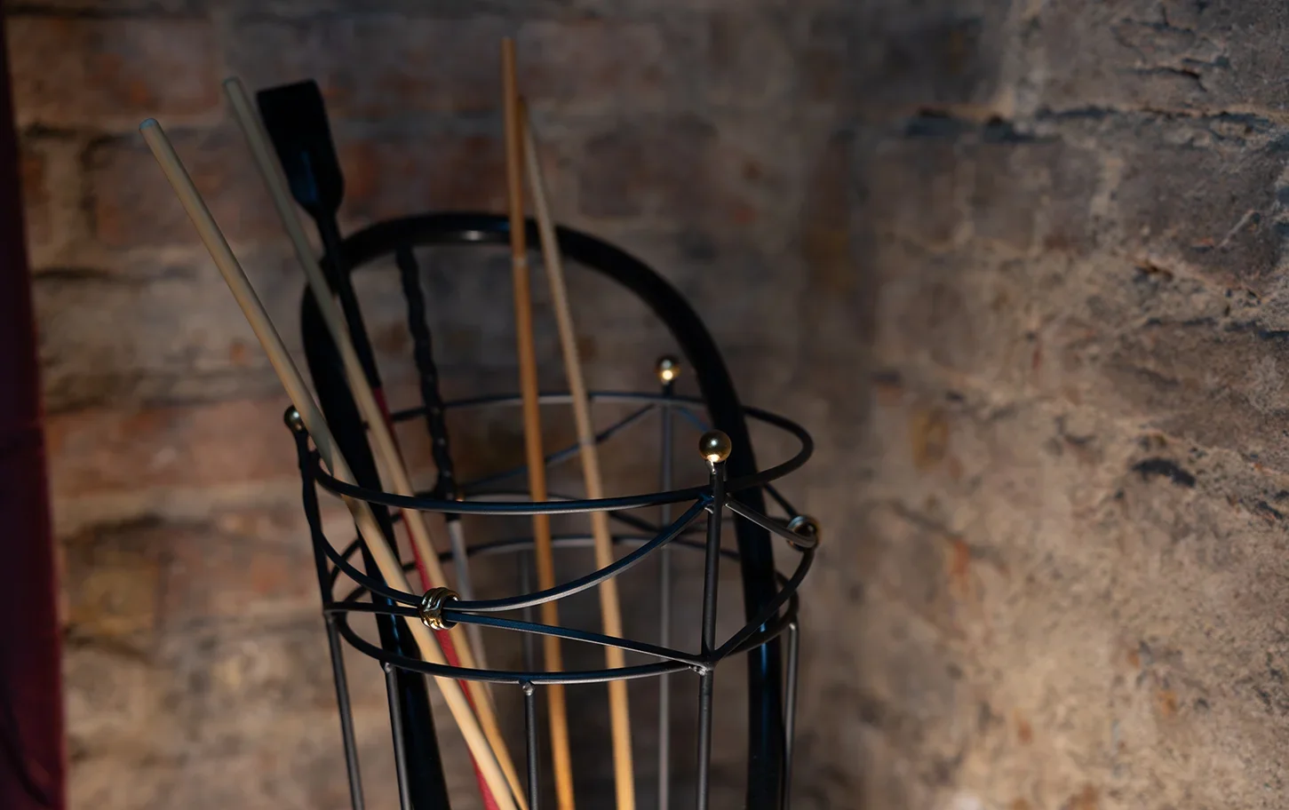 spanking dungeon chateau de rossi