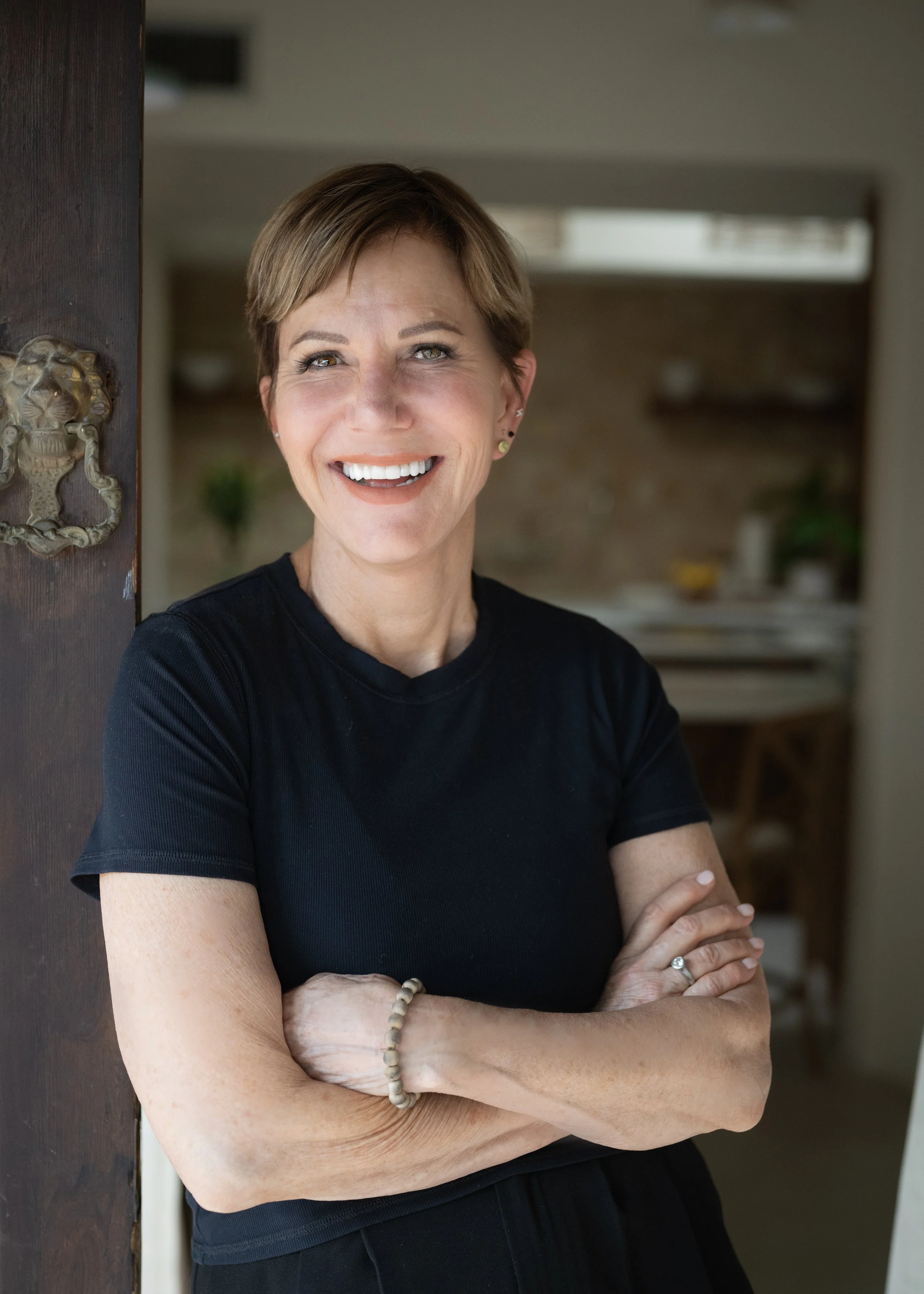 Lorraine Edminster studied at Parsons in New York City, her style blends refinement with warmth, and she works from Tucson with a strong connection to both architecture and the Desert Southwest.