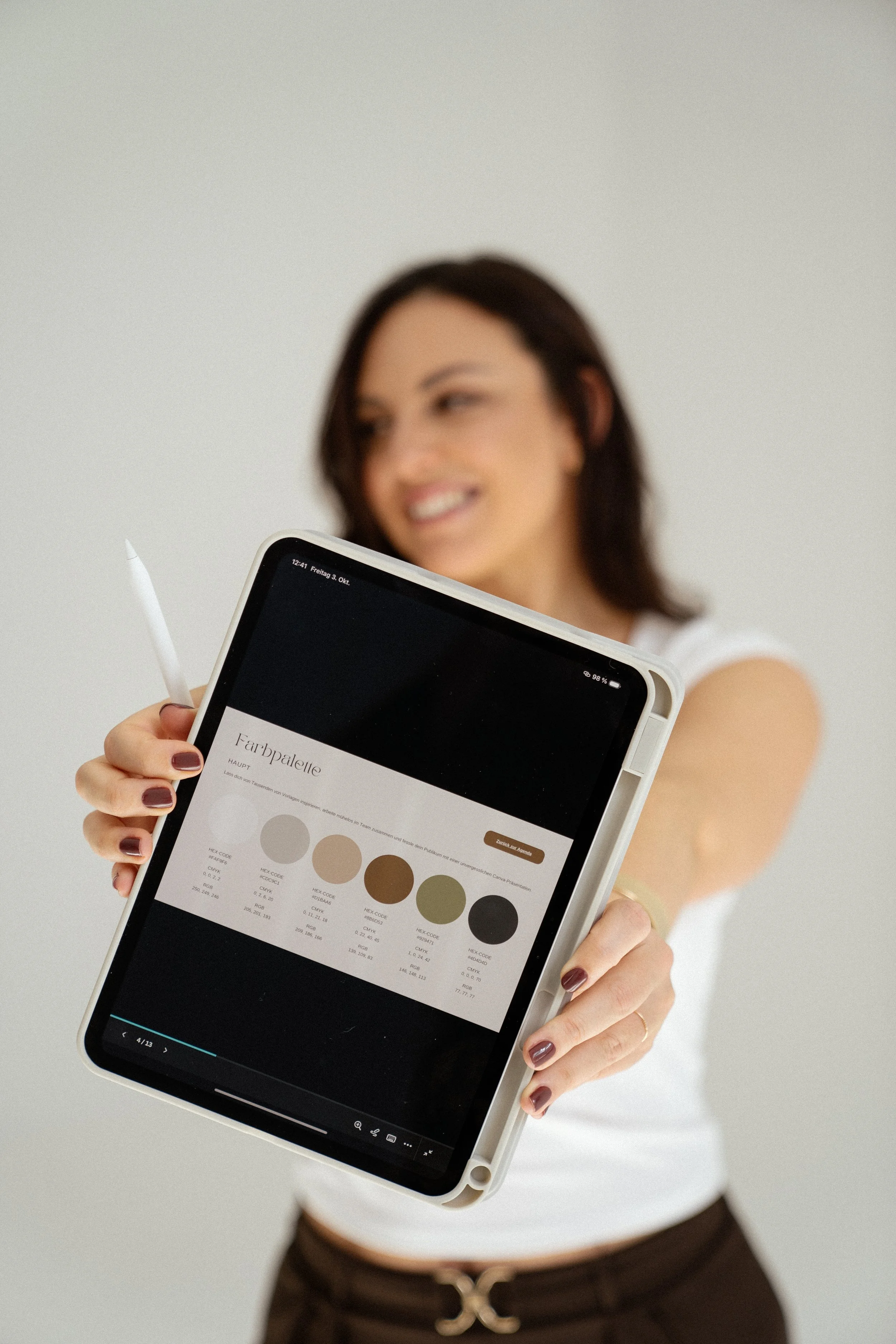 Strategisches Instagram Design mit persönlicher Begleitung, das die individuelle Marke stärkt und visuell auf ein höheres Niveau hebt.