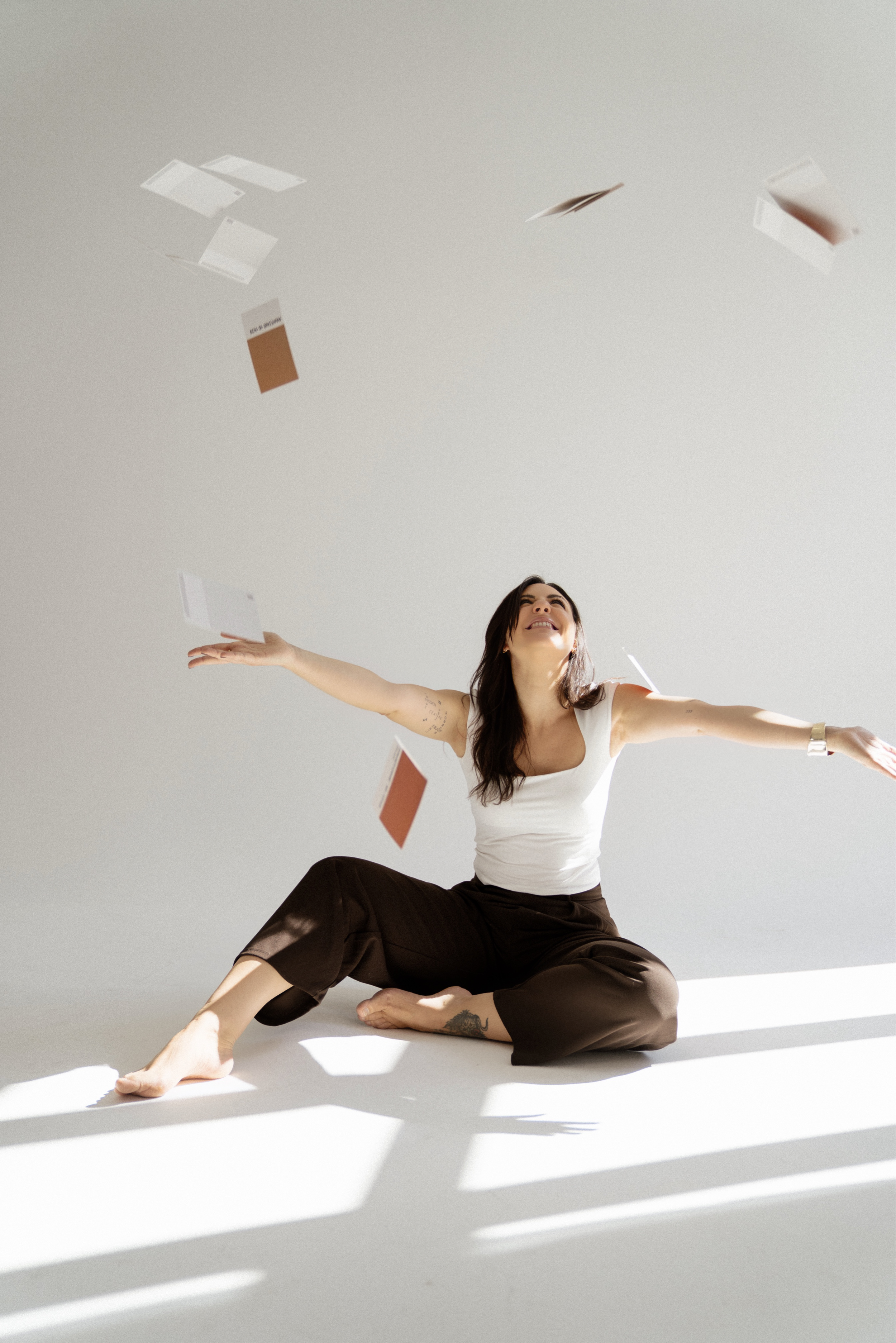 Professionell gestalteter Instagram Feed mit klarer Linie, der Expertise sichtbar macht und Vertrauen bei potenziellen Kund:innen aufbaut.