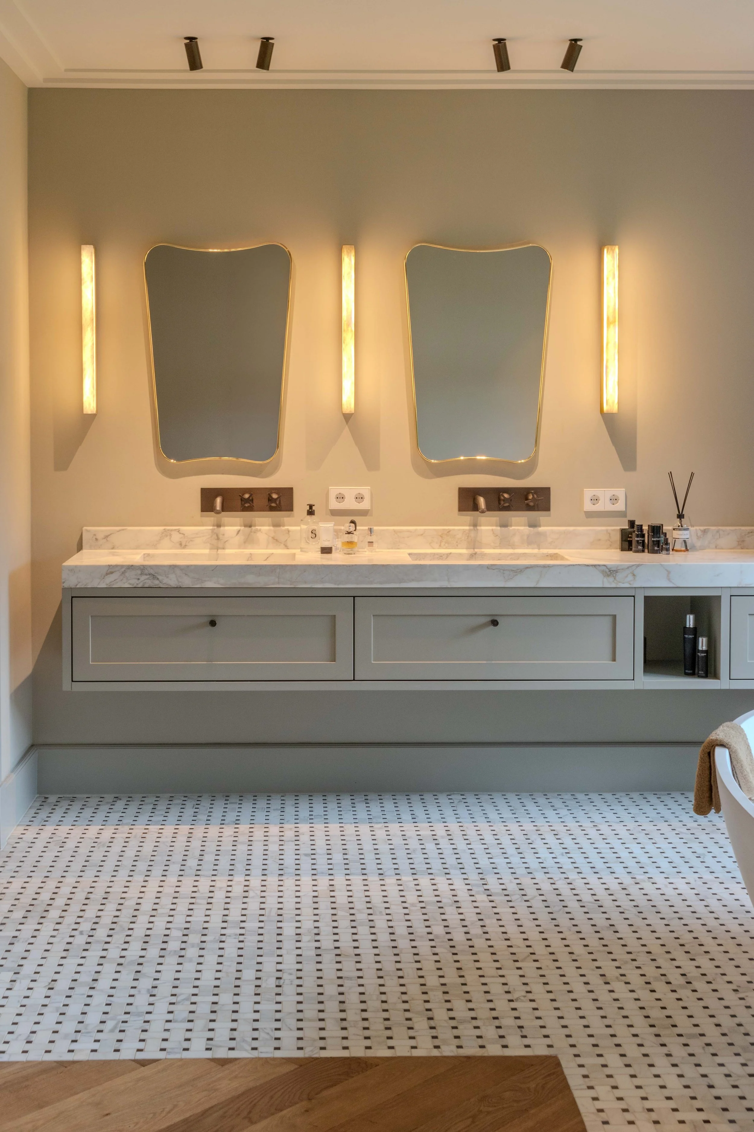 surrounded by the forest-12.jpg