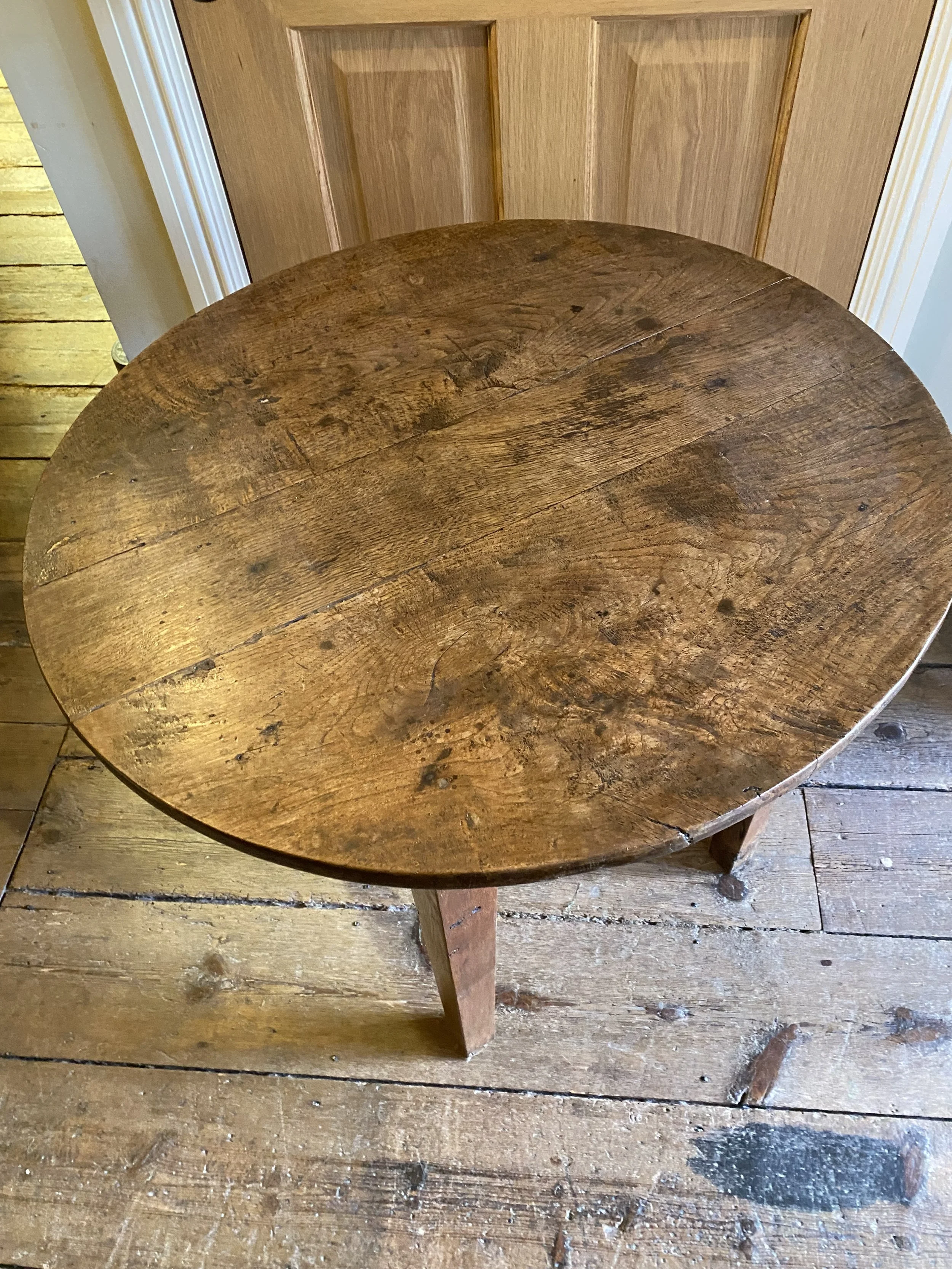 (IV) A strong 19th century oak table would be found in early 19th century pubs $3,800 in UK shipping to come