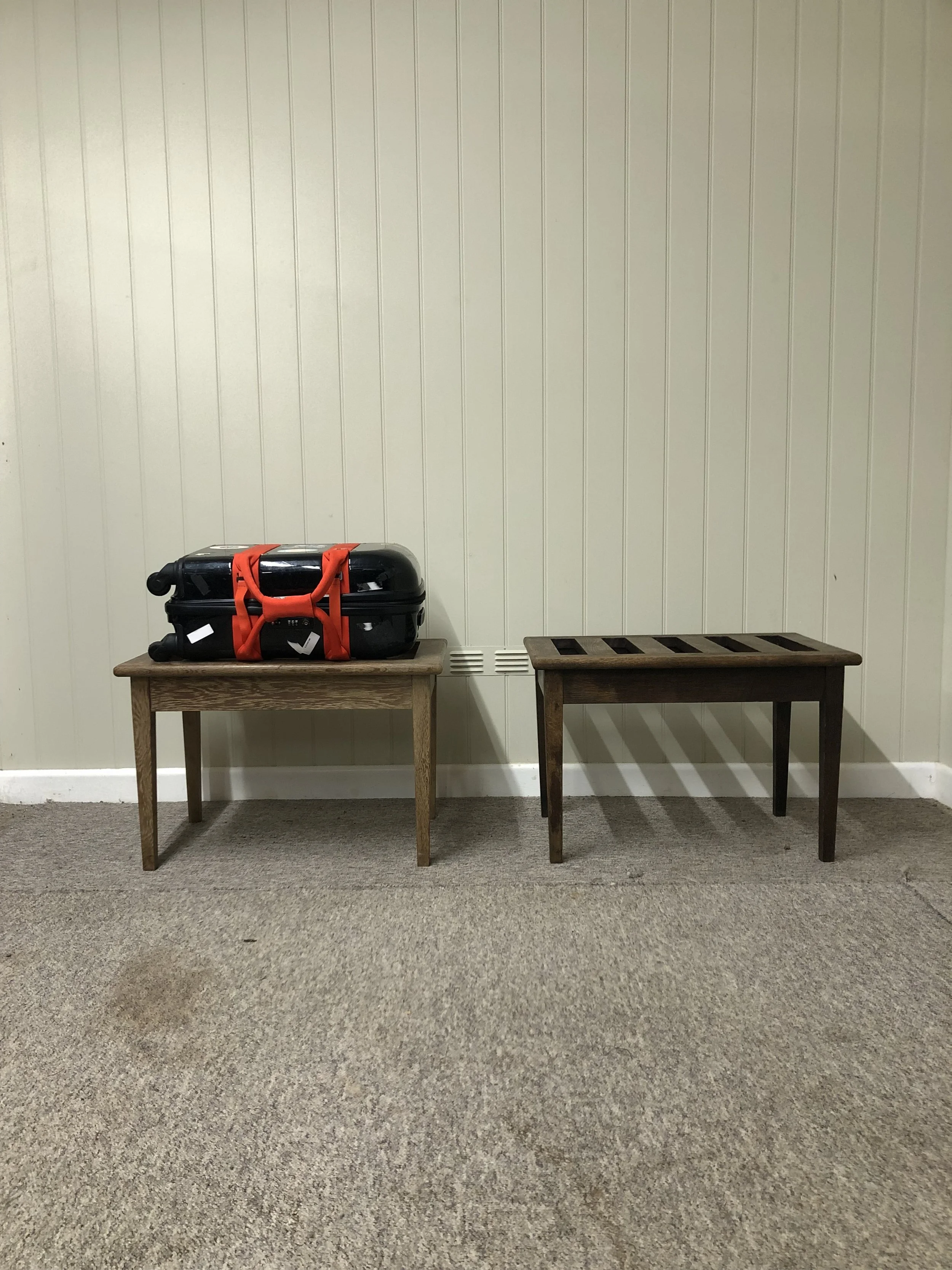 Luggage rack 