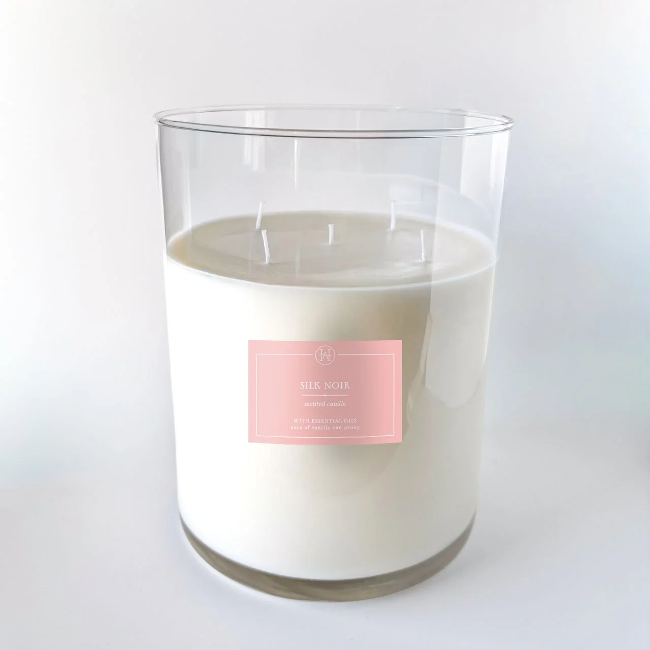 Silk Noir Statement Candle