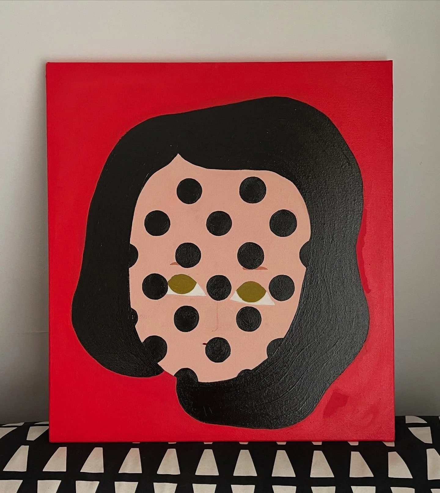 A case of the dots ⚫️&hearts;️

#modernart #modernartwork #contemporaryart #womenartists