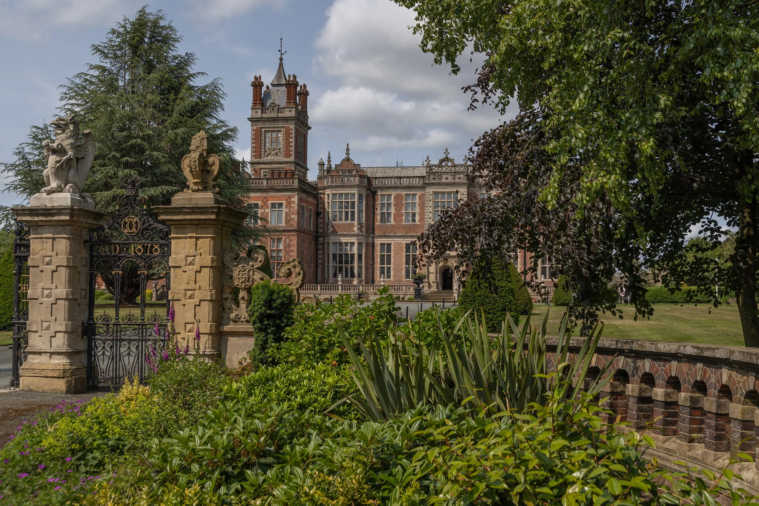 CREWE-HALL-EXTERIORS-3.jpg