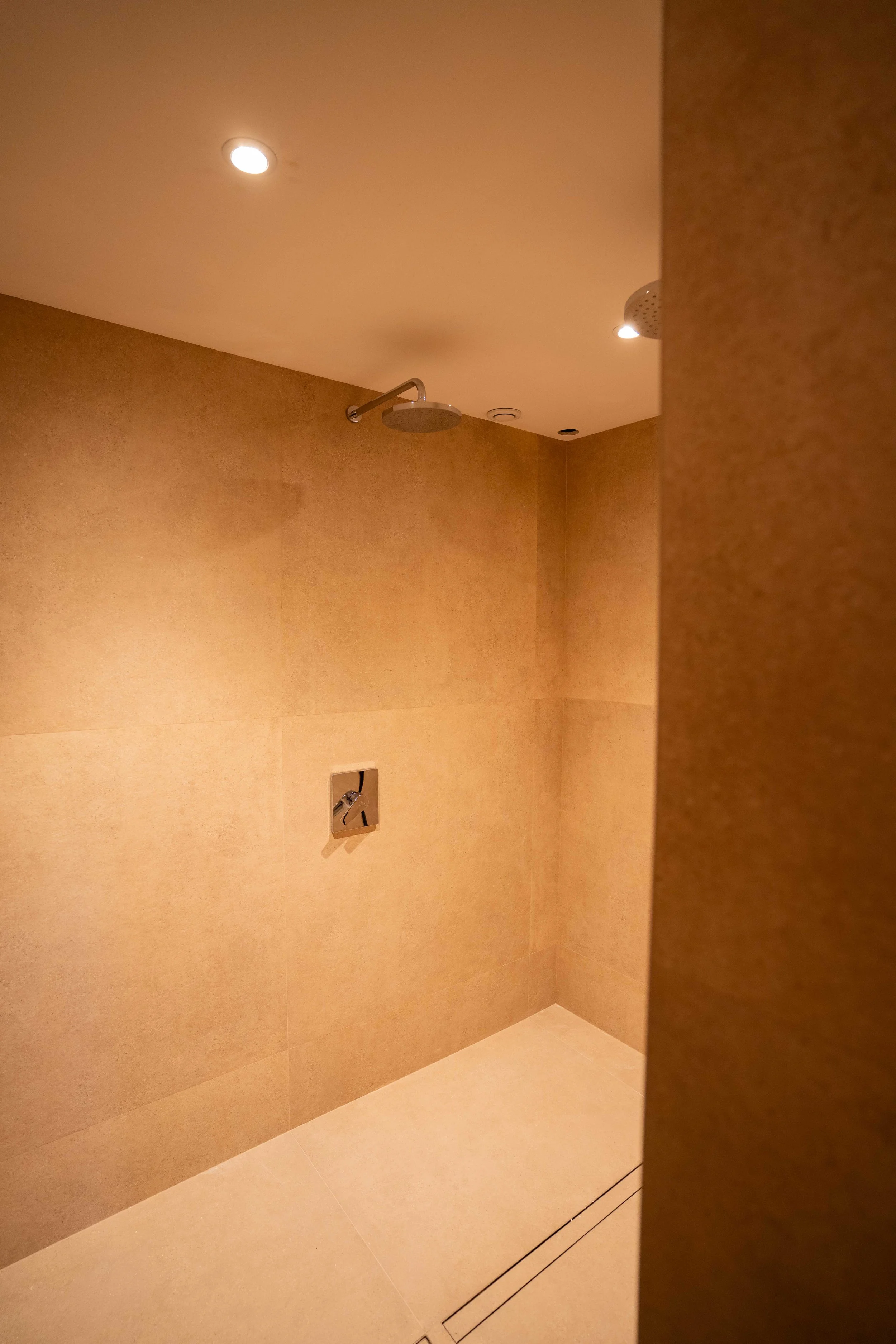 Shower Blue Waves Training