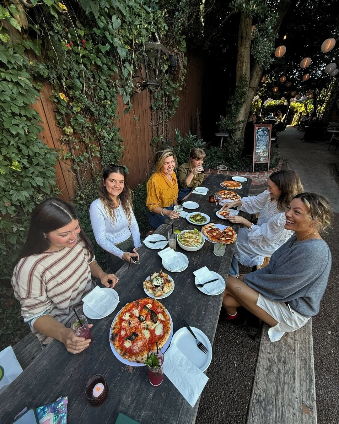 Forever grateful to our green team and for the clients who trust us with their spaces and support everything we create 🫶🏼

Cheers to growing together. 

#OasisDesign