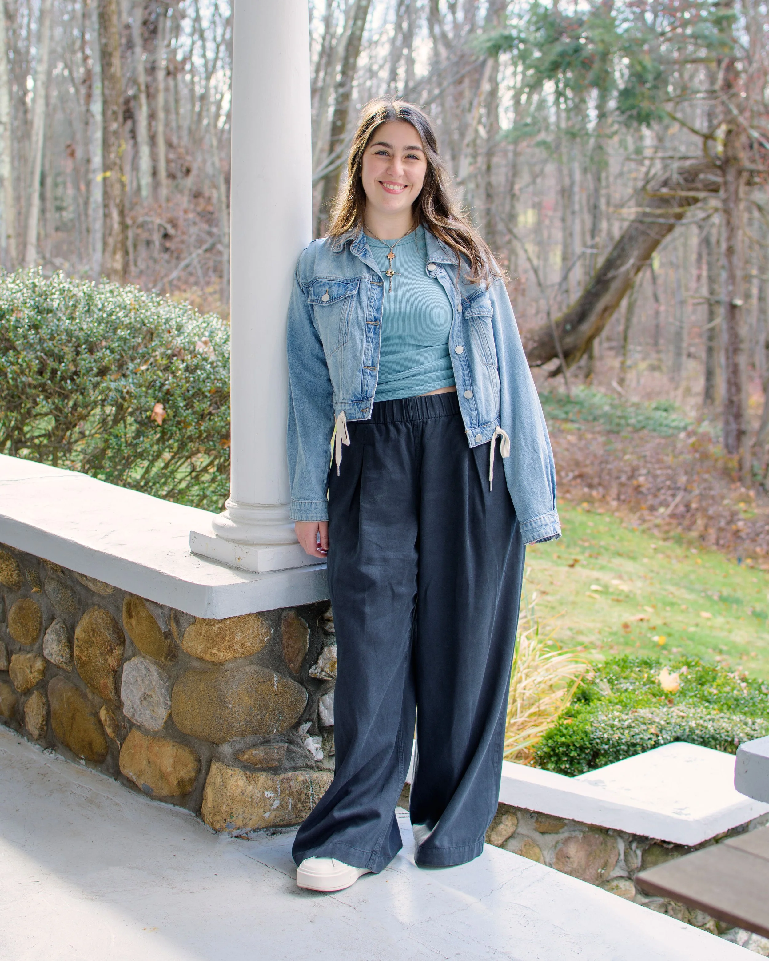 Professional organizer in archway portal