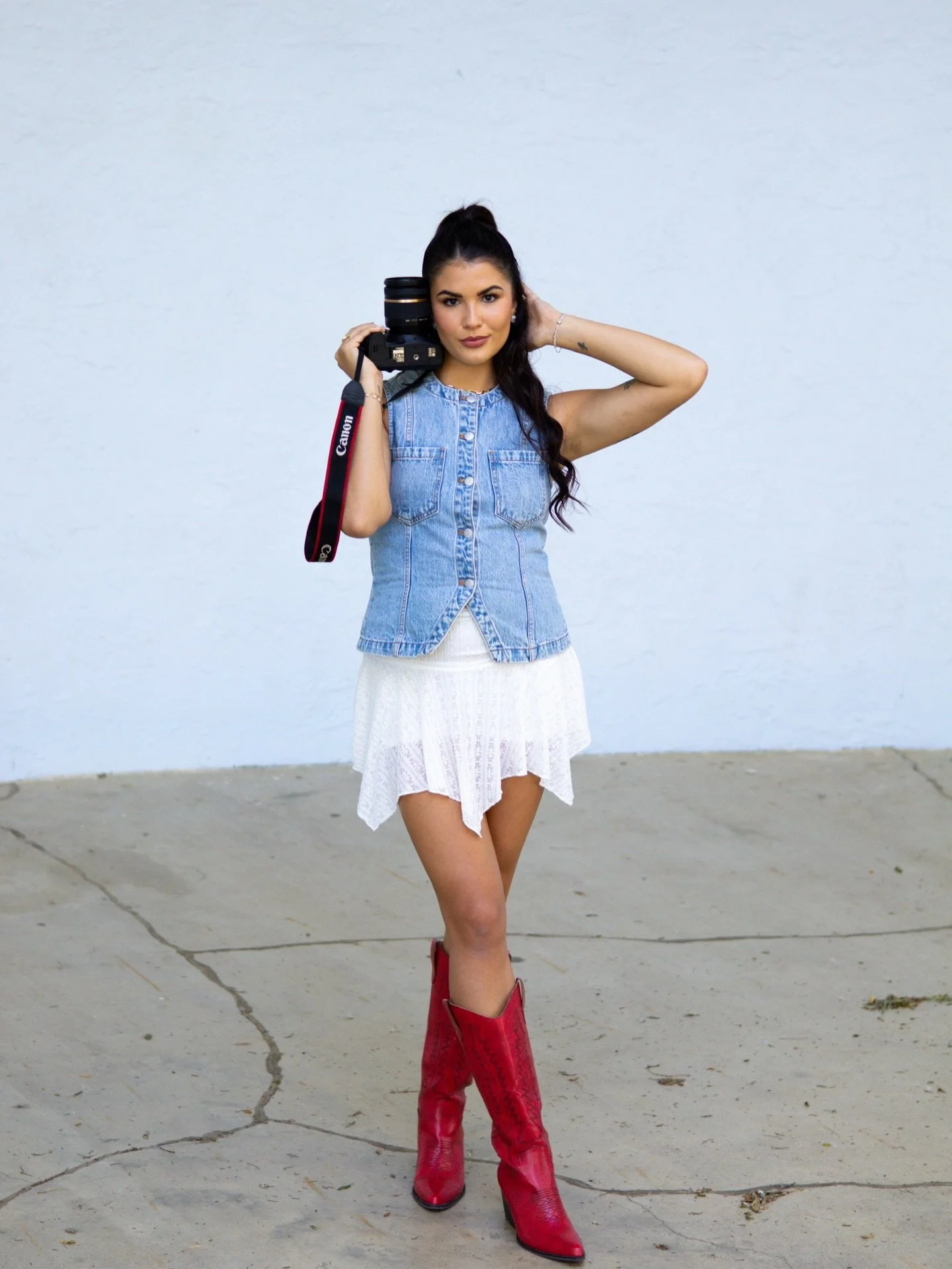 The year I&hellip;

Started my own business. 
Launched my very own website. 
Shot my first wedding. 
Traveled to different states for shoots. 
Booked double digits in weddings for 2026. 
Met so many new people. 
Stepped WAY out of my comfort zone. 
M