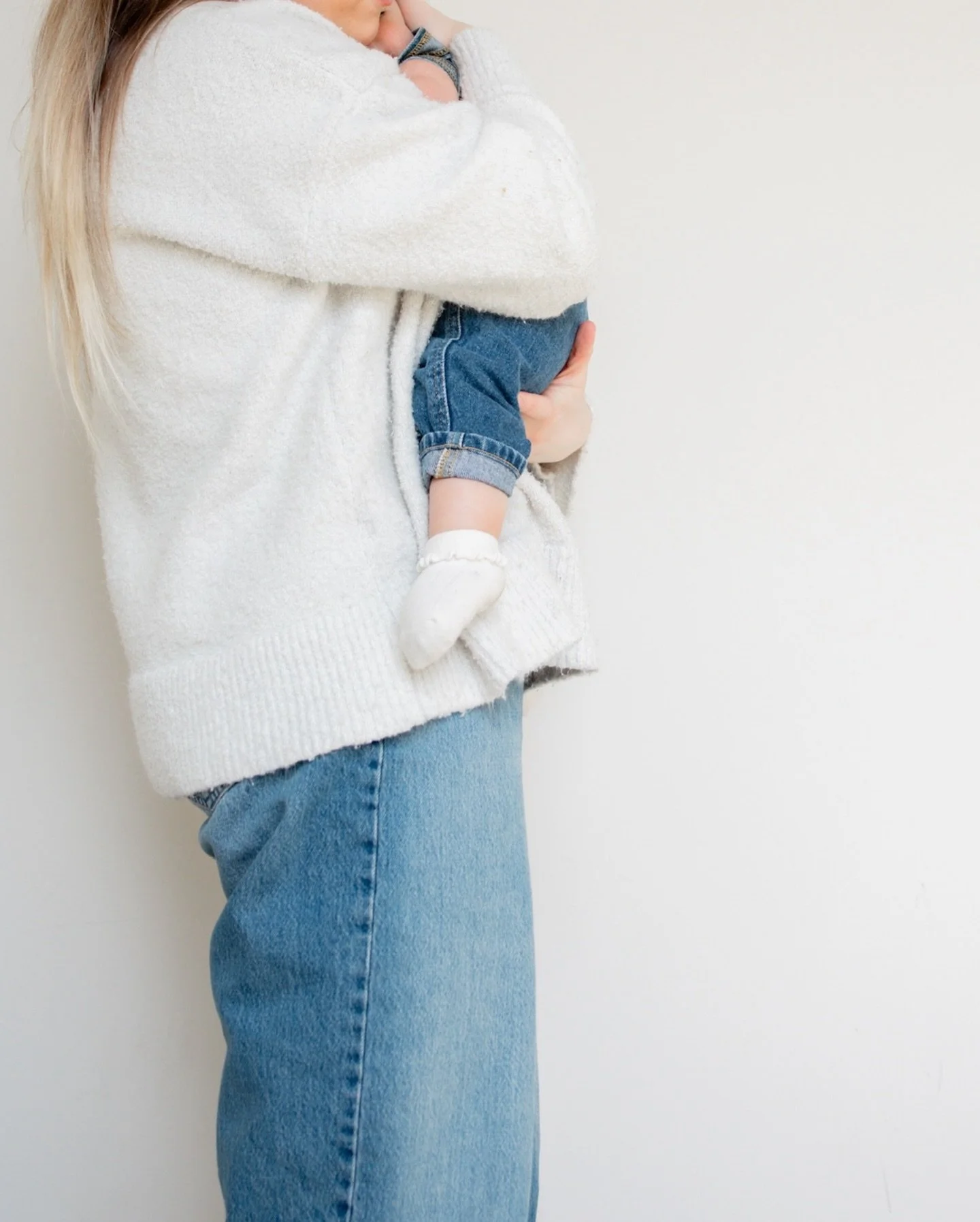 You take all the photos&hellip; but are YOU in them? 🤍

This is your sign to step in front of the camera and capture the moments with your littles &mdash; the snuggles, the giggles, the love you never want to forget.

And if you&rsquo;re wondering w