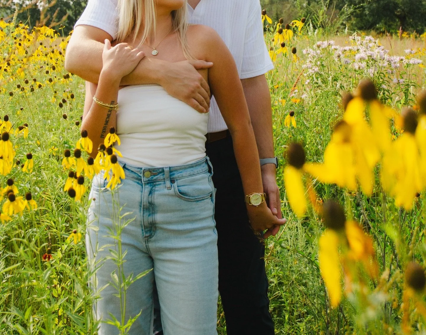 Waiting on brighter days &amp; warmer weather💛☀️✨

@brynnolverson @reid.wieczorek 
#couplesphotography #southdakotaphotographer #midwestphotographer #brookingsphotographer #couplesession