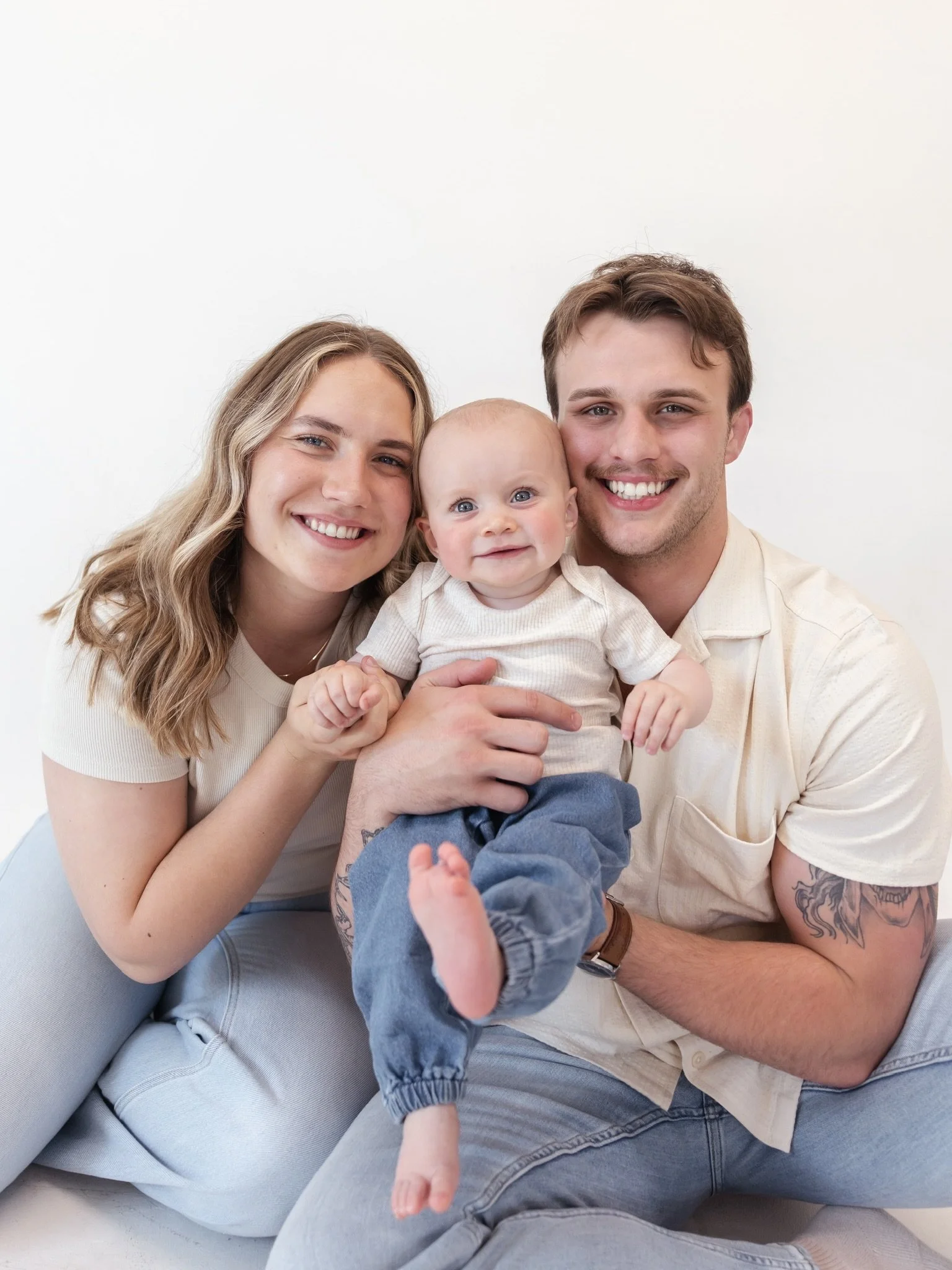 Perfect little fam☁️🫶🏼 

@filmhausstudio 

#familyphotoshoot #familysession #southdakotafamilyphotographer #familyphotography #familyphotoinspiration 

Key Words&bull; family photographer, family session, lifestyle family photos, neutral family pho