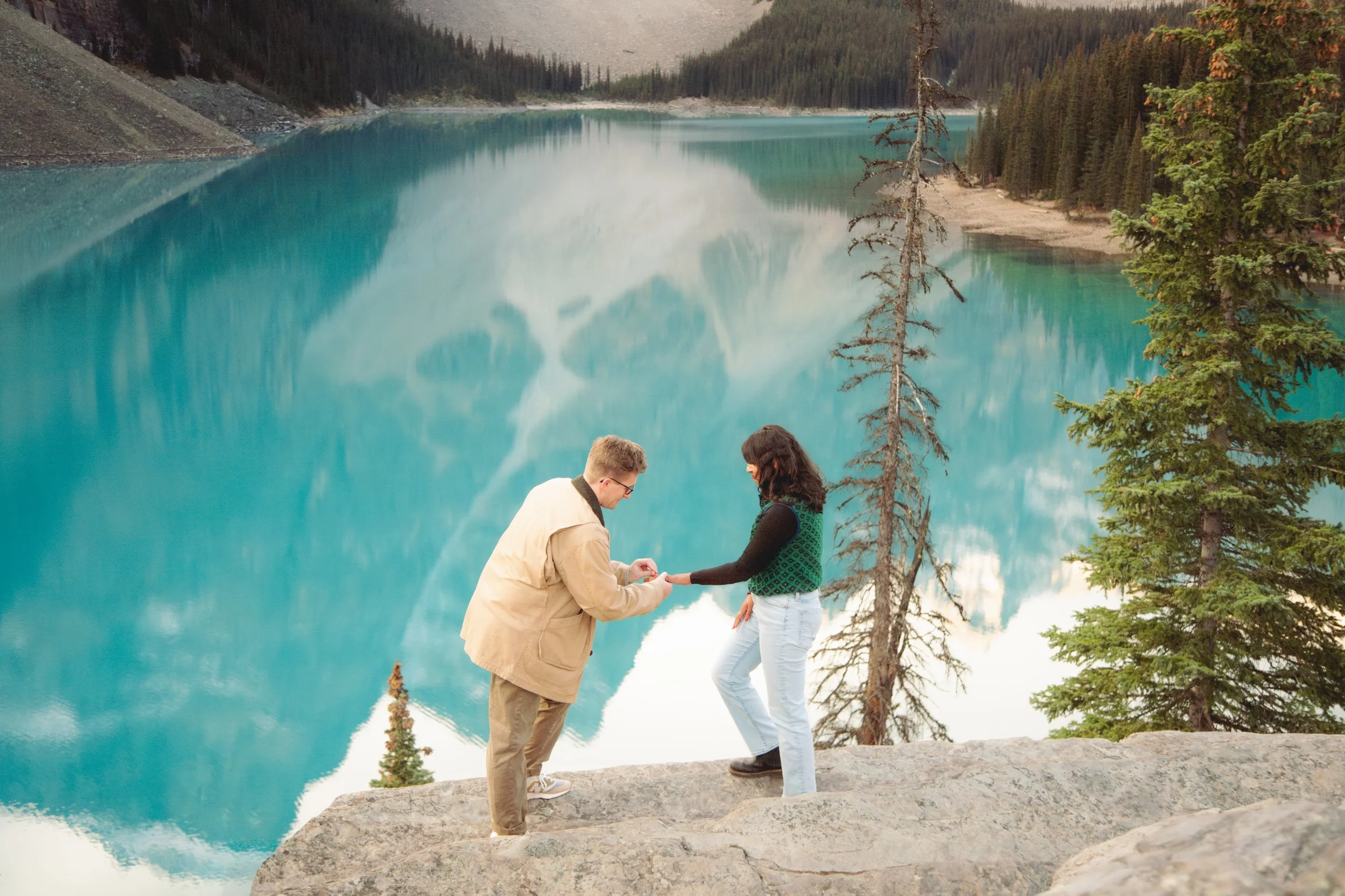 SurpriseProposalatLakeMoraine-Bottrel&Co(bottrel.co)-GriffinandRachel-Final-20.jpg
