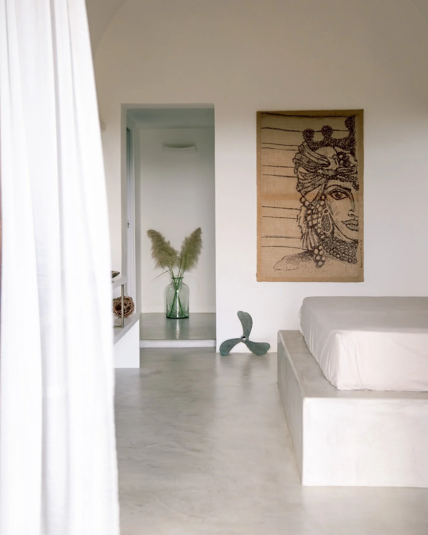 Dammusi Agave 🌵
Spazi raccolti e intimi, pensati per chi cerca quiete e libert&agrave;.
Quattro rifugi indipendenti da vivere da soli, o in combinazione con i Dammusi Serena e Venere.
Un equilibrio perfetto, quando il desiderio &egrave; condividere 