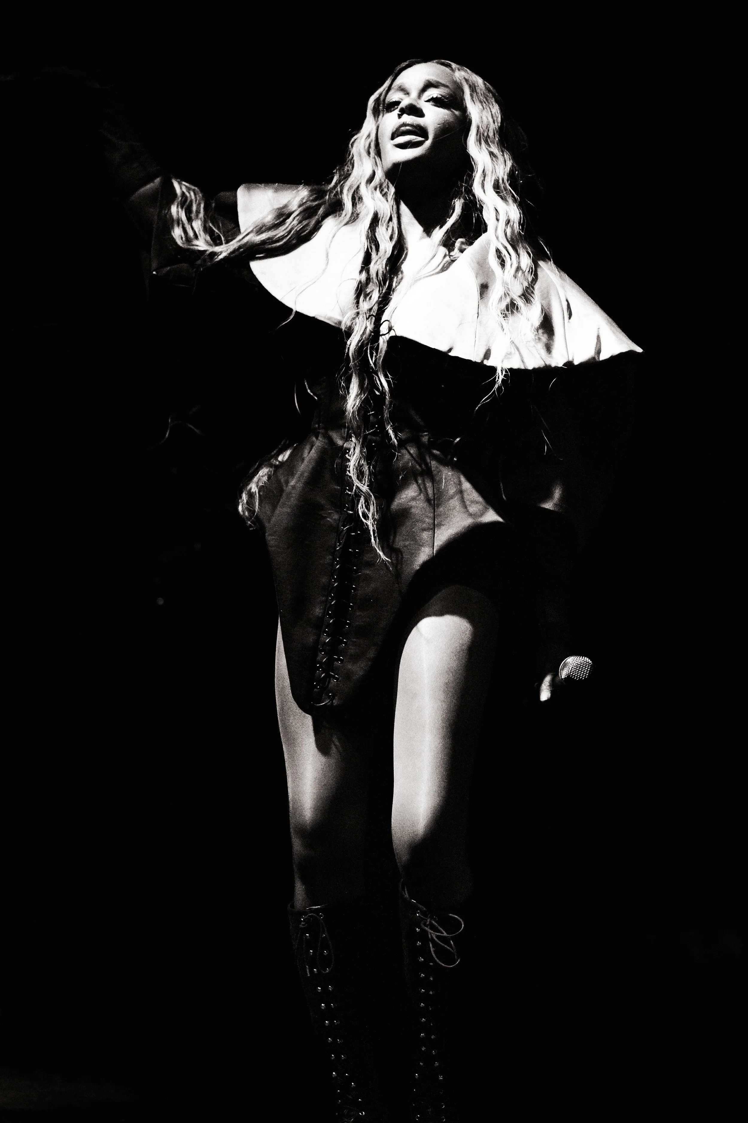 AZEALIABANKS-55MAG(20de27).jpeg