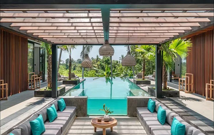 Exquisite Villa in Ubud, Bali
✨ Experience timeless luxury in the heart of Ubud.
Welcome to your private sanctuary among the rice terraces — a breathtaking 5-bedroom villa where serenity, artistry, and indulgence blend seamlessly. Designed wi