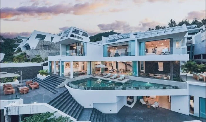 ✨ STUNNING 5-BEDROOM VILLA | BOPHUT, KOH SAMUI ✨

&pound;29,900 monthly rental
6 January - 3 February 2026 ✅

Experience pure tropical indulgence in this 4-floor luxury villa overlooking the Gulf of Thailand 🌴☀️

🎬 Private Cinema for ultimate relax