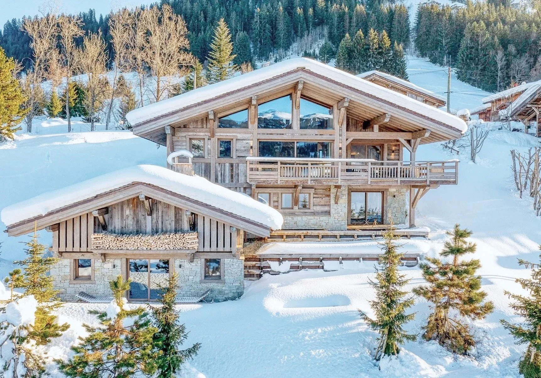 1-French-Alps-luxury-chalet-rental-facade-ME1066.jpg