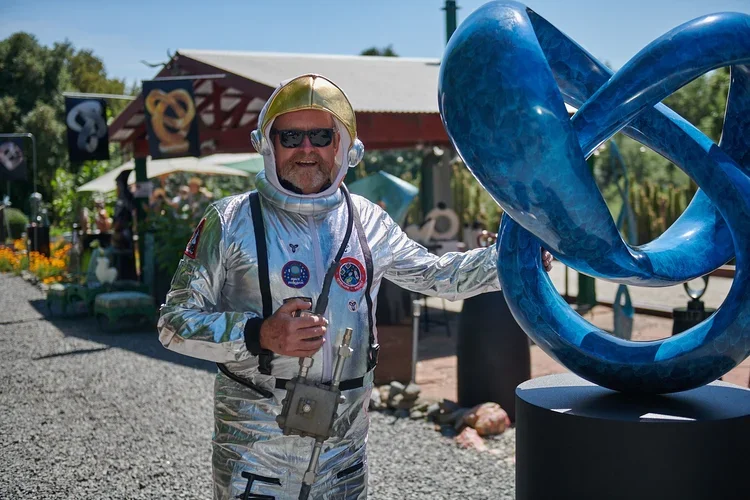 Tour a Galaxy of Amazing Sculptures