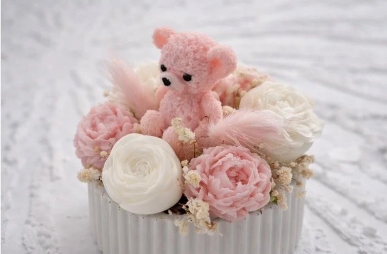 Luxury baby shower candle favors shipped across the USA