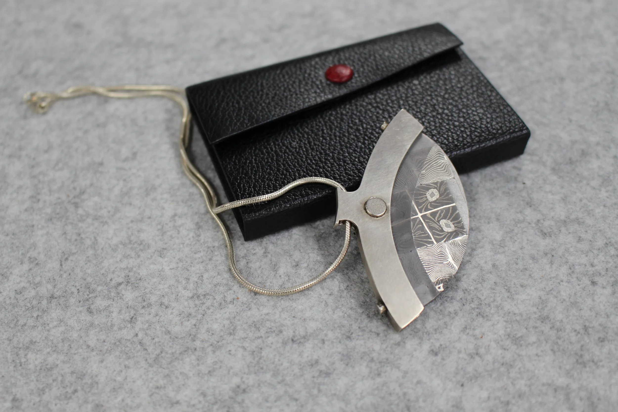 Chantal Gilbert_she blades_pendentifs93.JPG