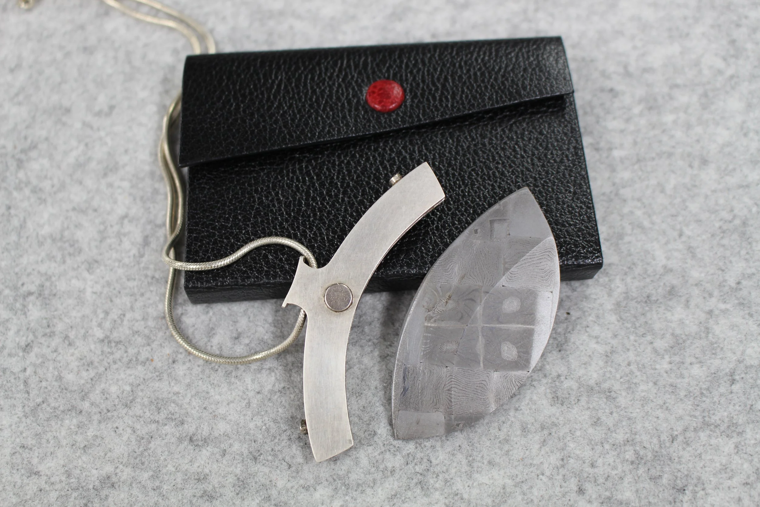 Chantal Gilbert_she blades_pendentifs91.JPG