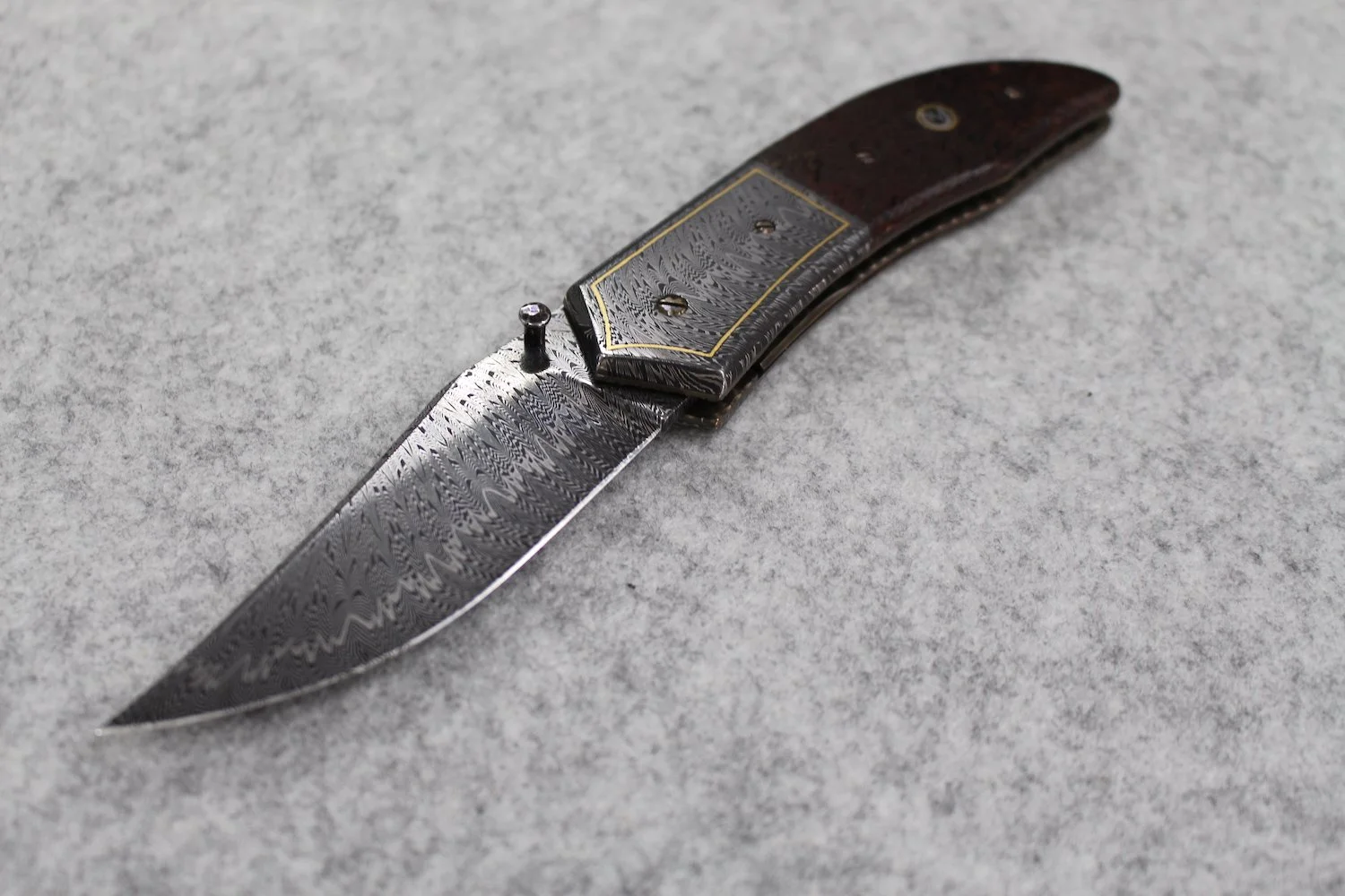 Handmade forged damascus blade from Kelly Vermeer Vella for SHE BLADES, international platform for women cutting arts