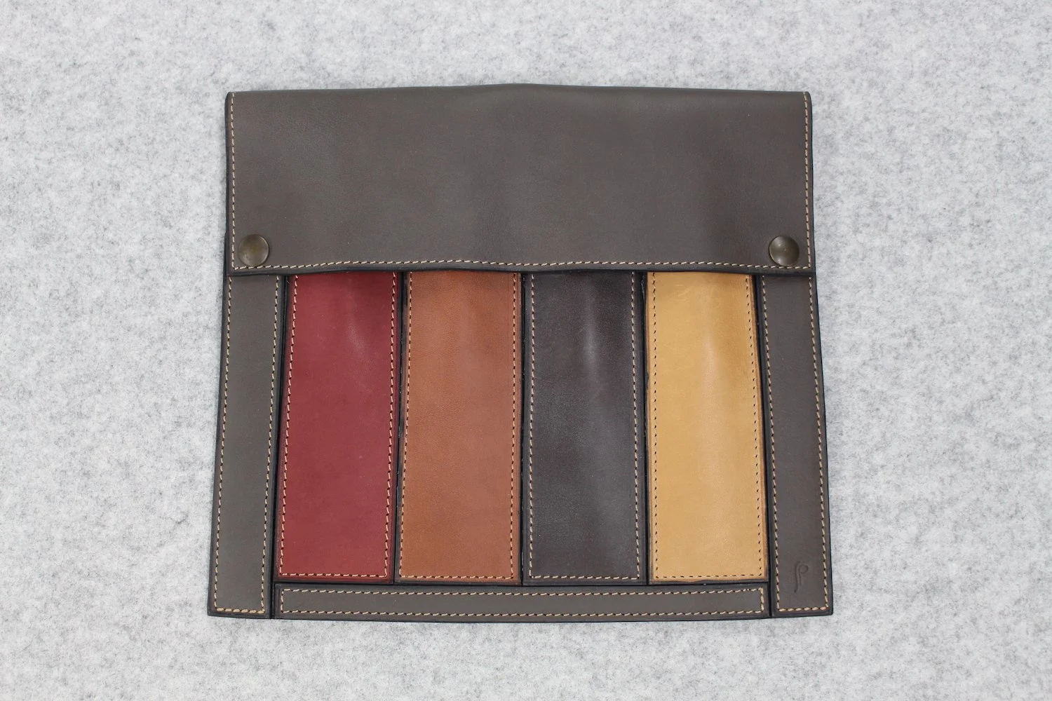 Pascale_she blades_sépia.JPG