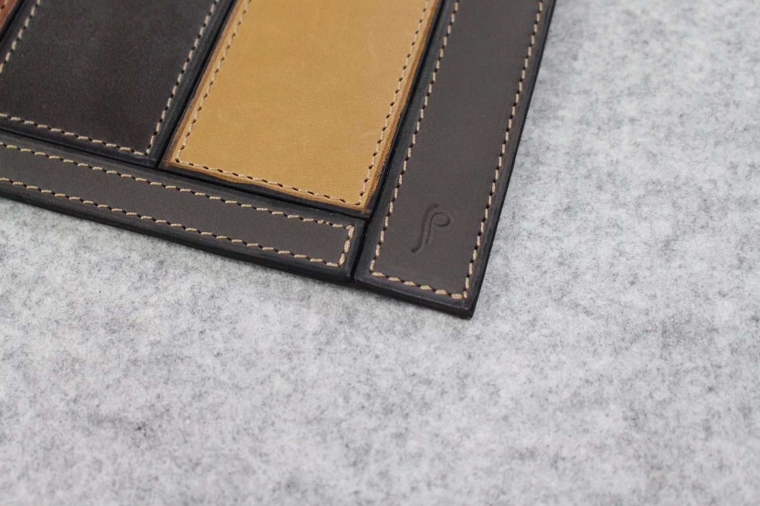 Pascale_she blades_sépia1.JPG