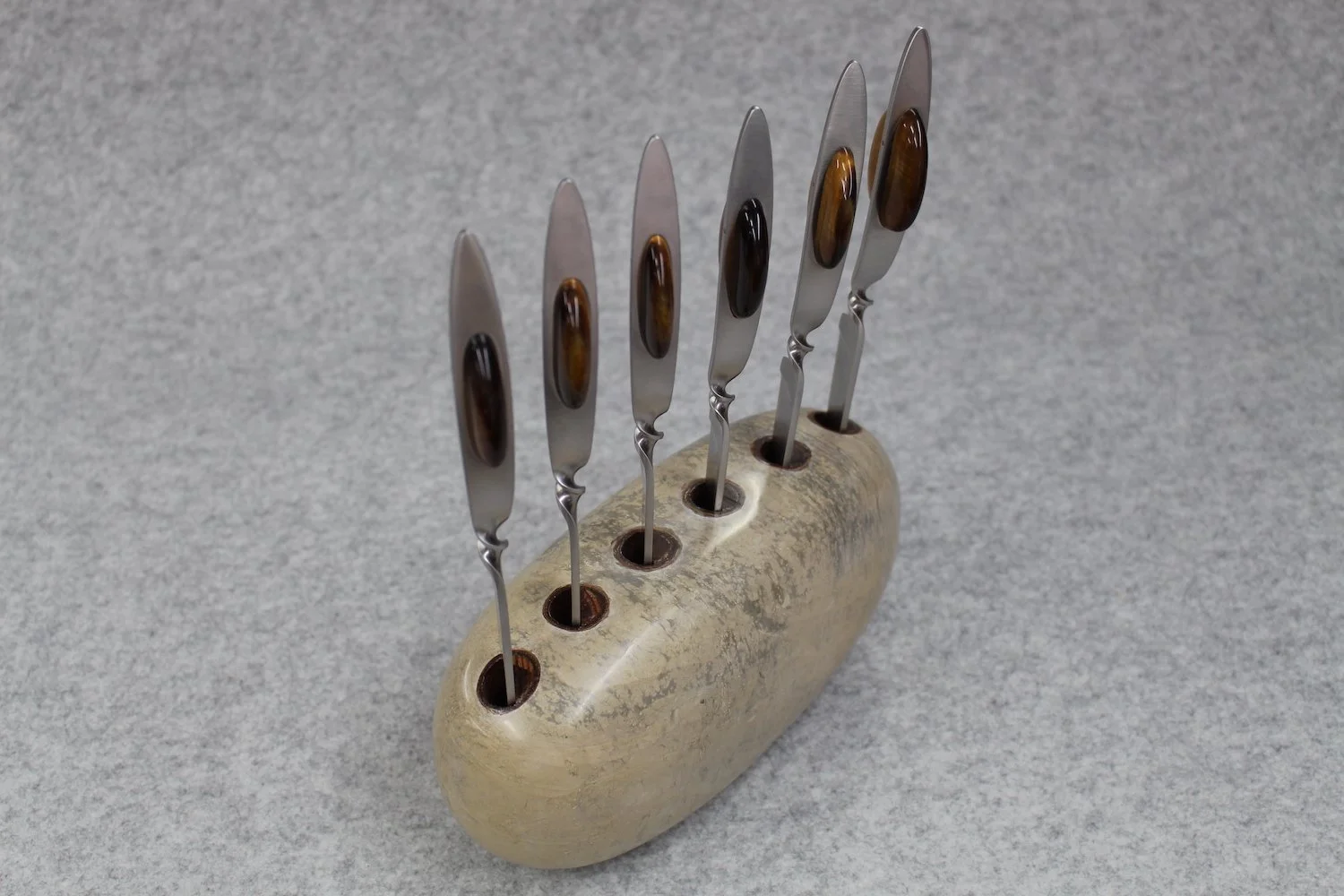 Sylvie Pauliac_she blades_galet3.JPG