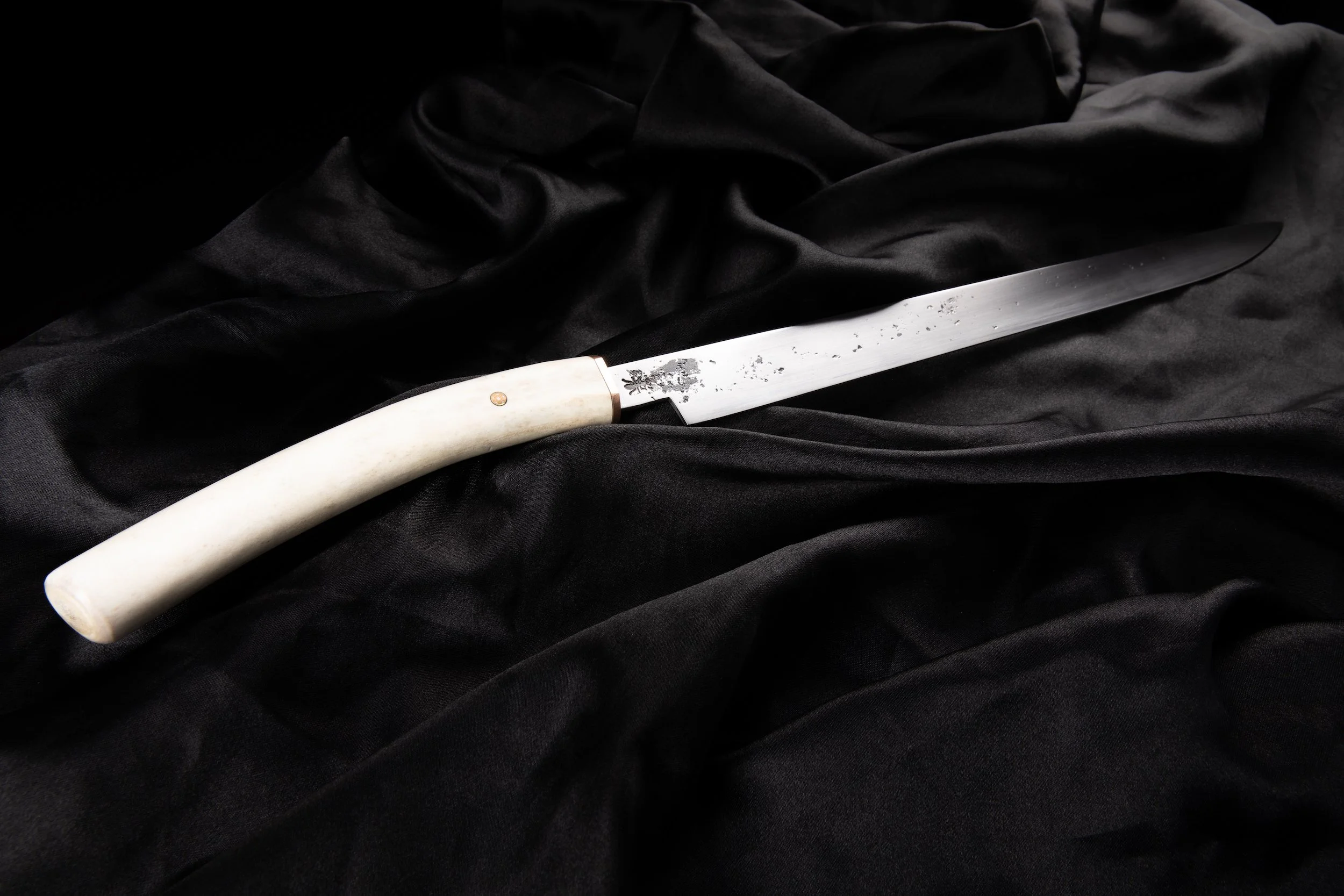 Hand forged blade by Pola Malandain, founder of SHE BLADES