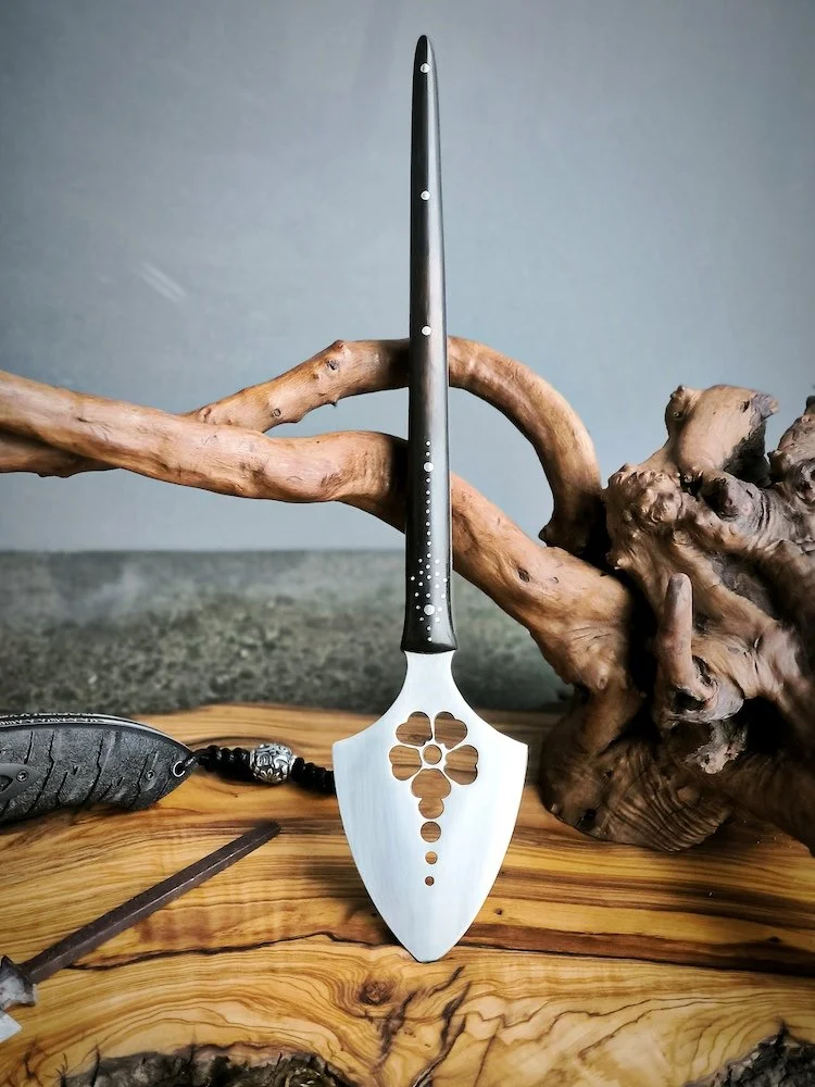 Pascale Sabaté_SHE BLADES_Yanon1.jpg