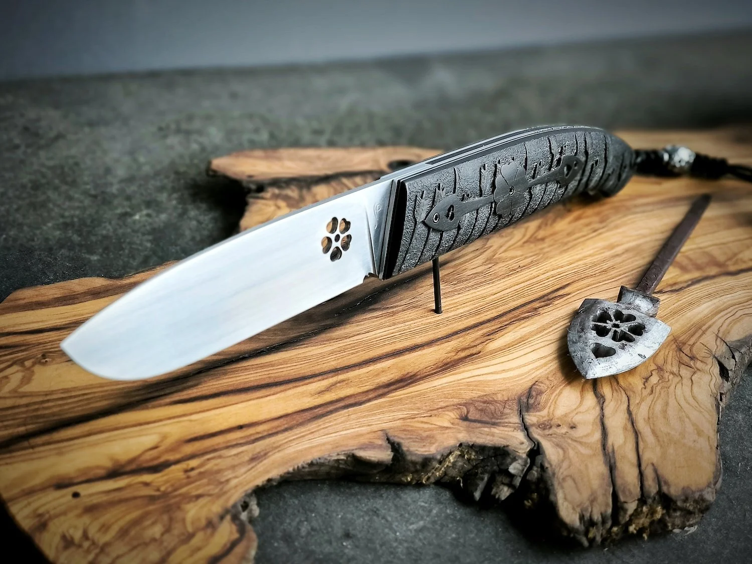 Pascale Sabaté_SHE BLADES_Yanon2.jpg