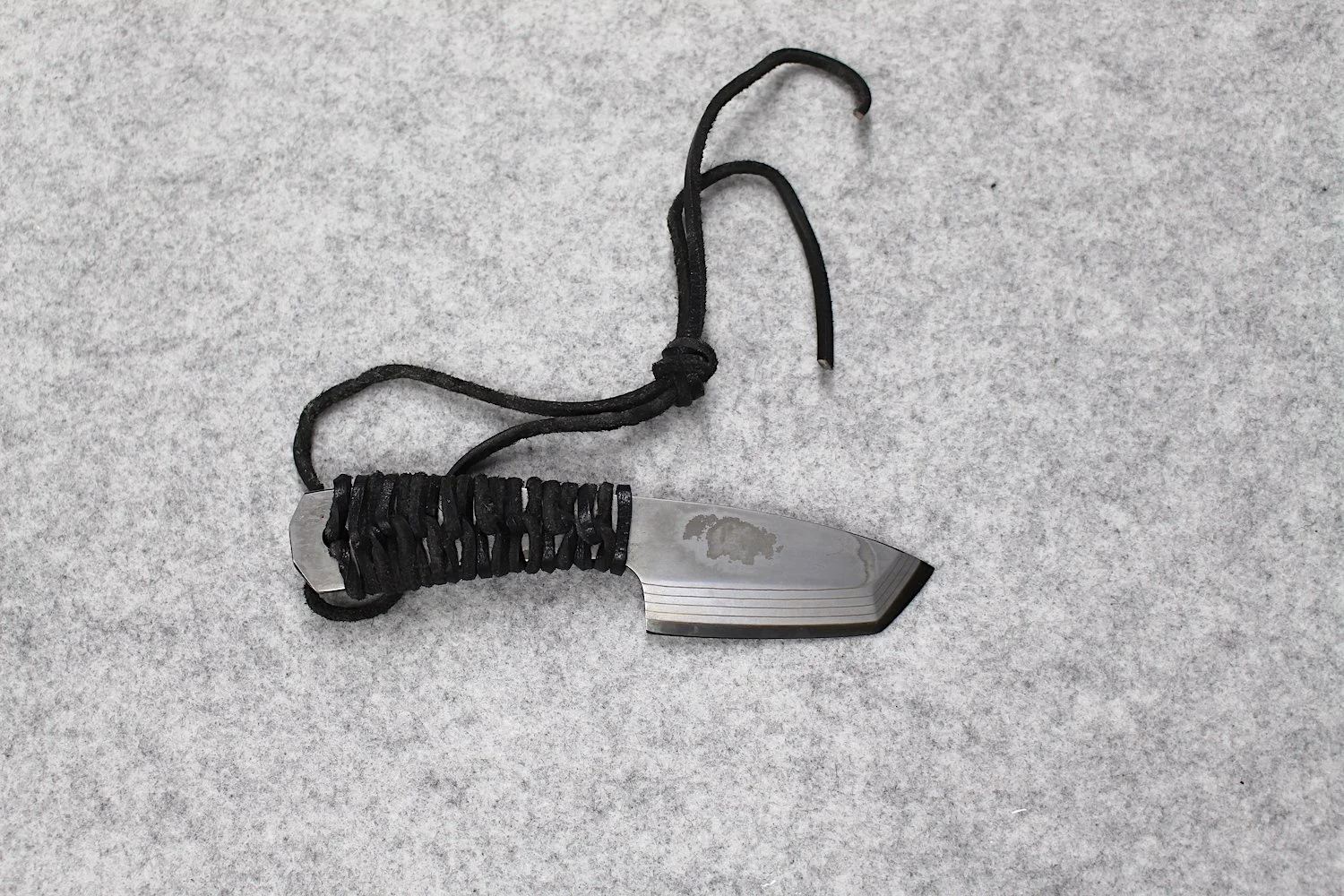 Suminagashi vibes_pola malandain_woman knife maker_she blades.JPG