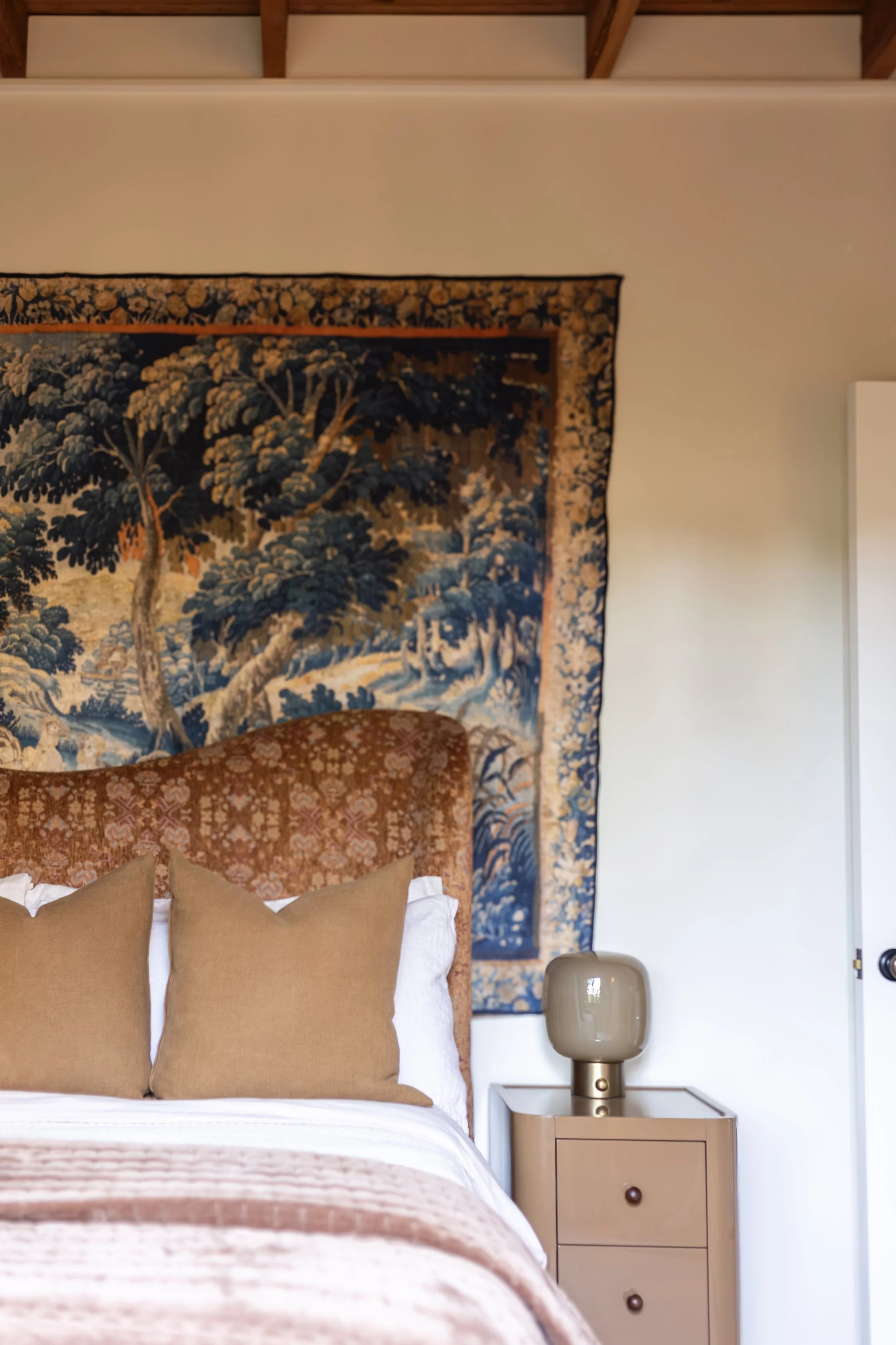 The Ultimate Guide to European Style Bedroom Design