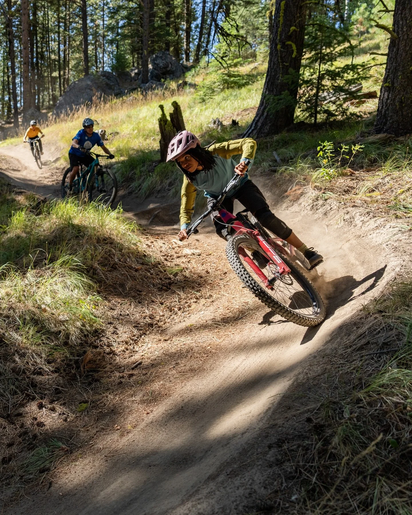 Landed a few pages in @FreehubMag print issue 16.2 from mtb adventures in Idaho @JugMountain and lucked out w/ an &ldquo;End of the Roll&rdquo; spread of @WhoIsDylan on a descent at sunrise here in SoCal. Jug Mtn is a pretty unique place to ride; hal