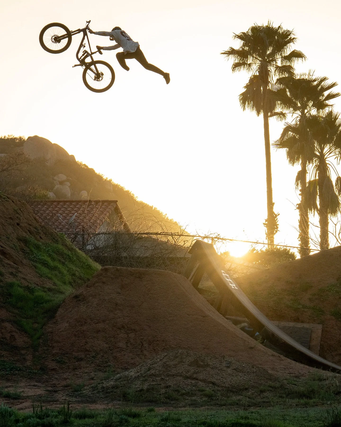 Sunsets hits @strait.acres with @kylestrait @shreddie_reynolds @deitycomponents @hrdyco for their edit &ldquo;East County.&rdquo;