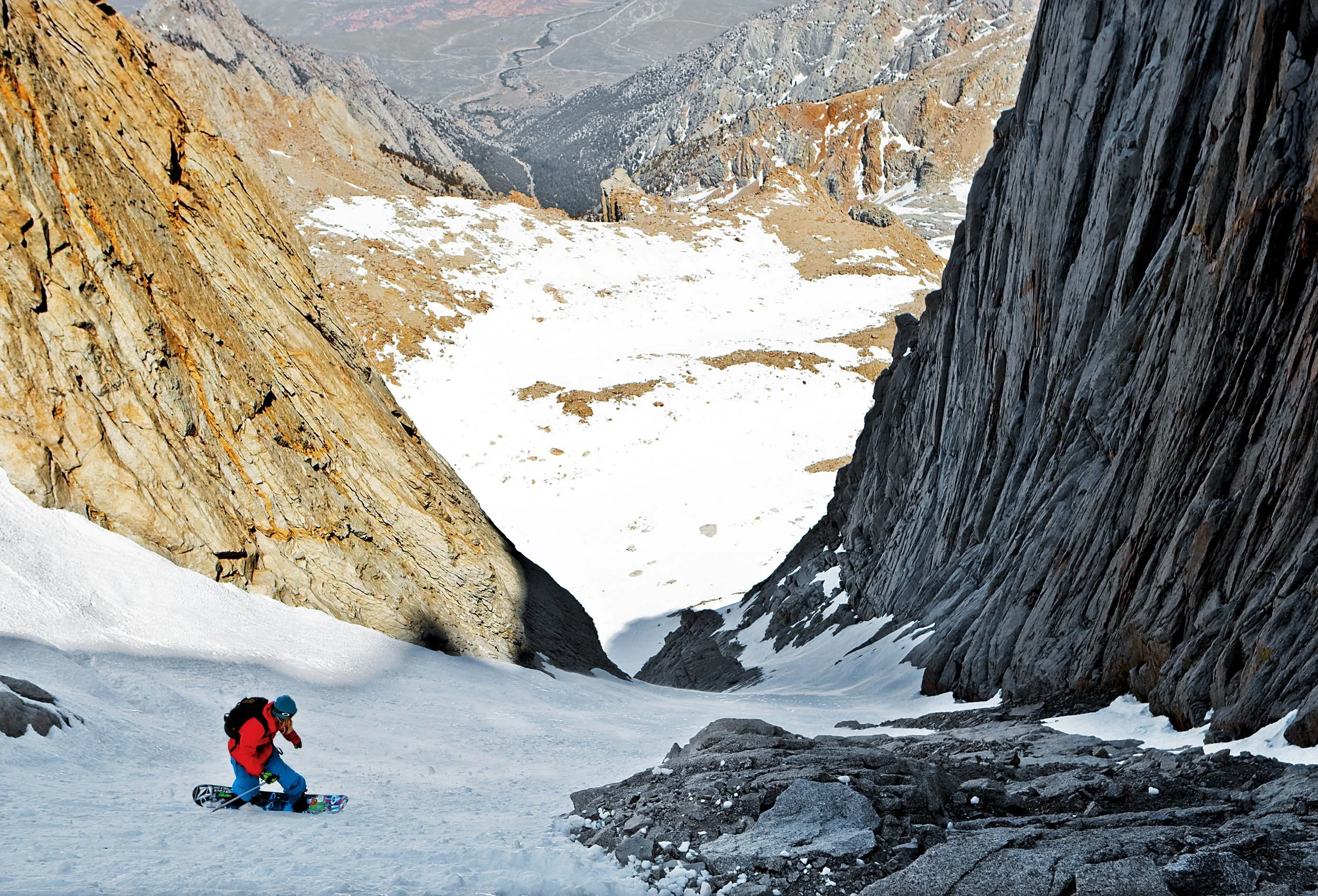 Snowboarding-009-ErikLeines-MountaineersRoute-MtWhitney-ChrisWellhausen.jpg