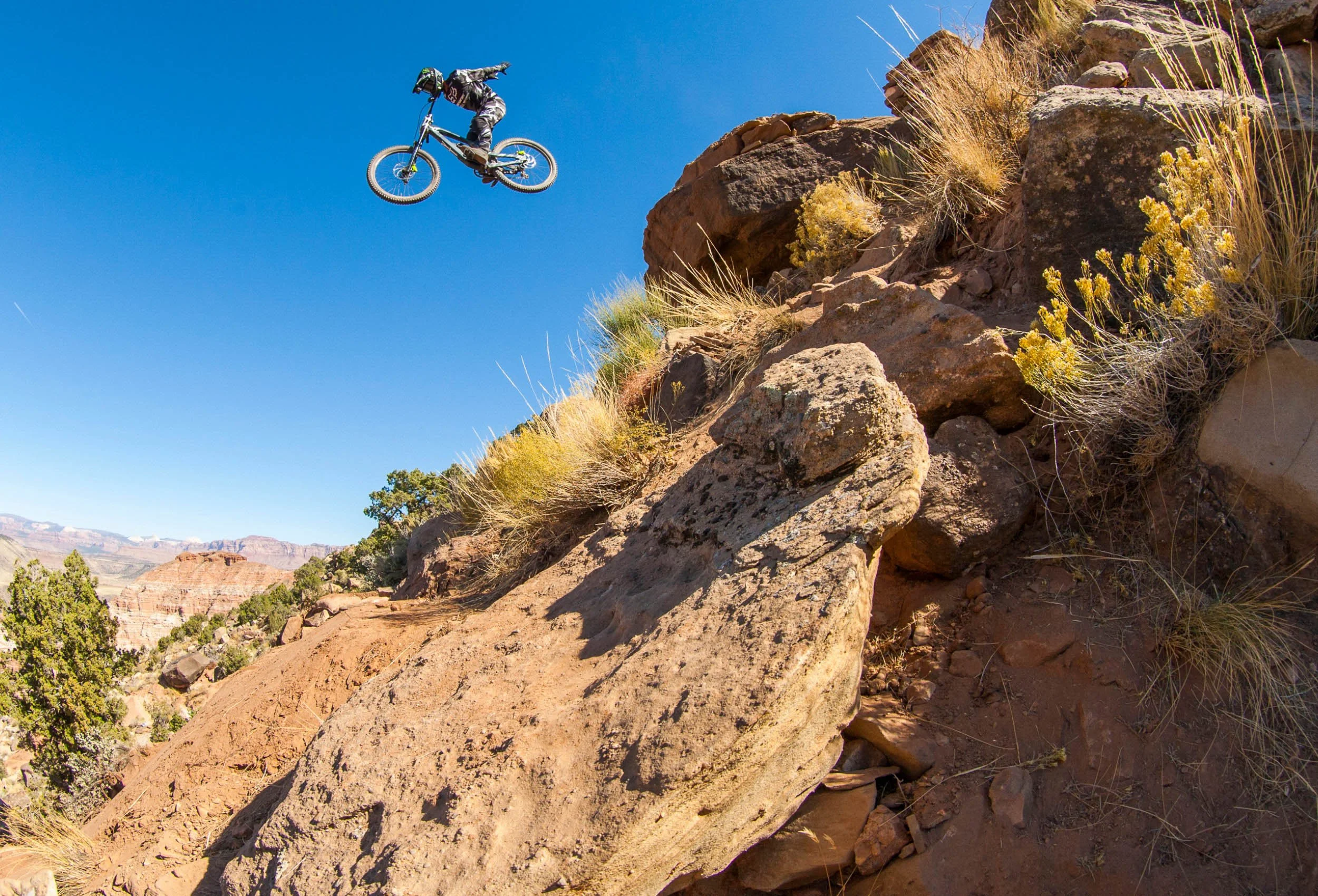 Timeless-Mtb-090-EthanNell-RedBullRampage-ChrisWellhausen.jpg