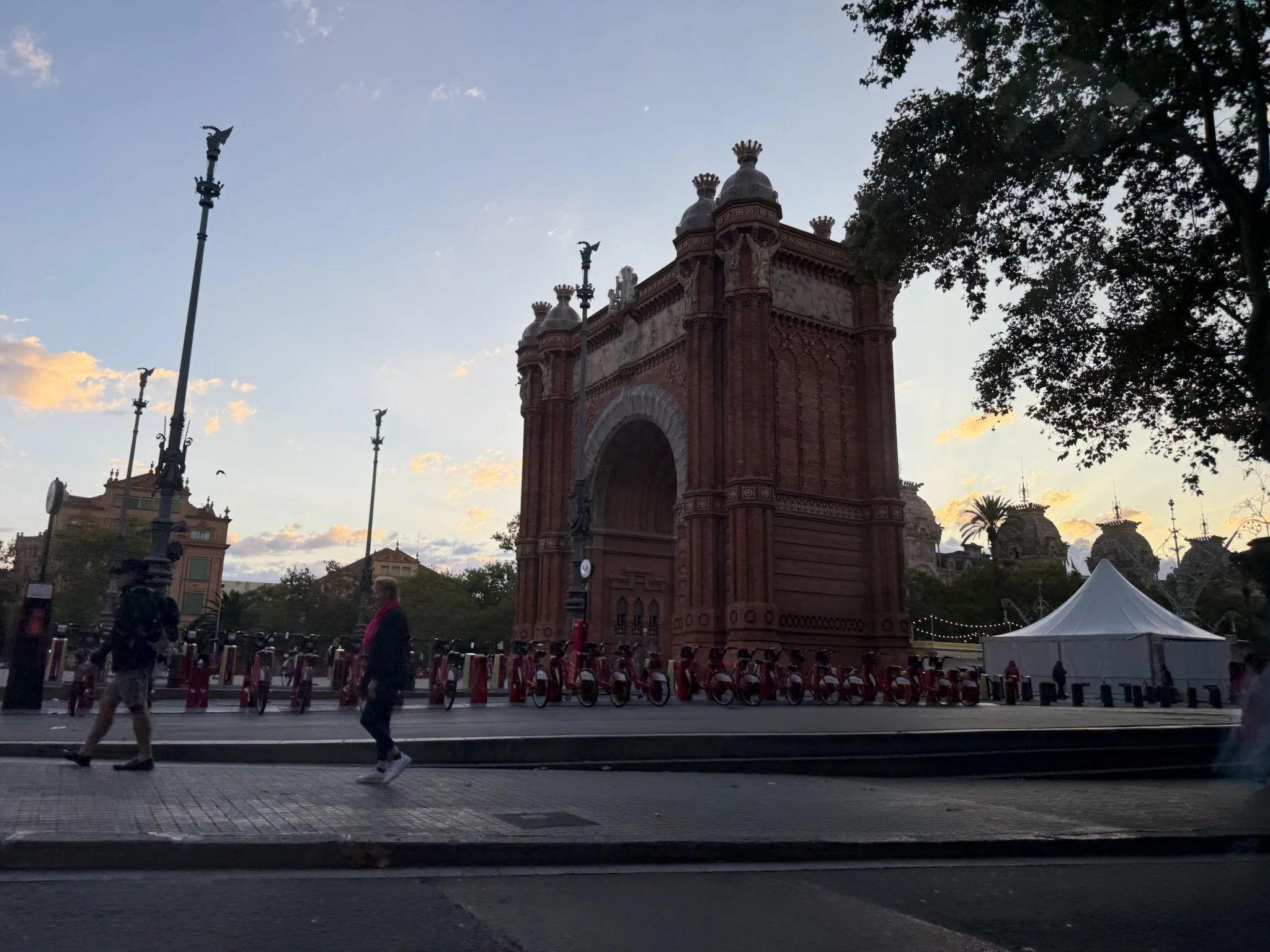 Arc De Triomf, not to be confused with the Arc De Triomphe