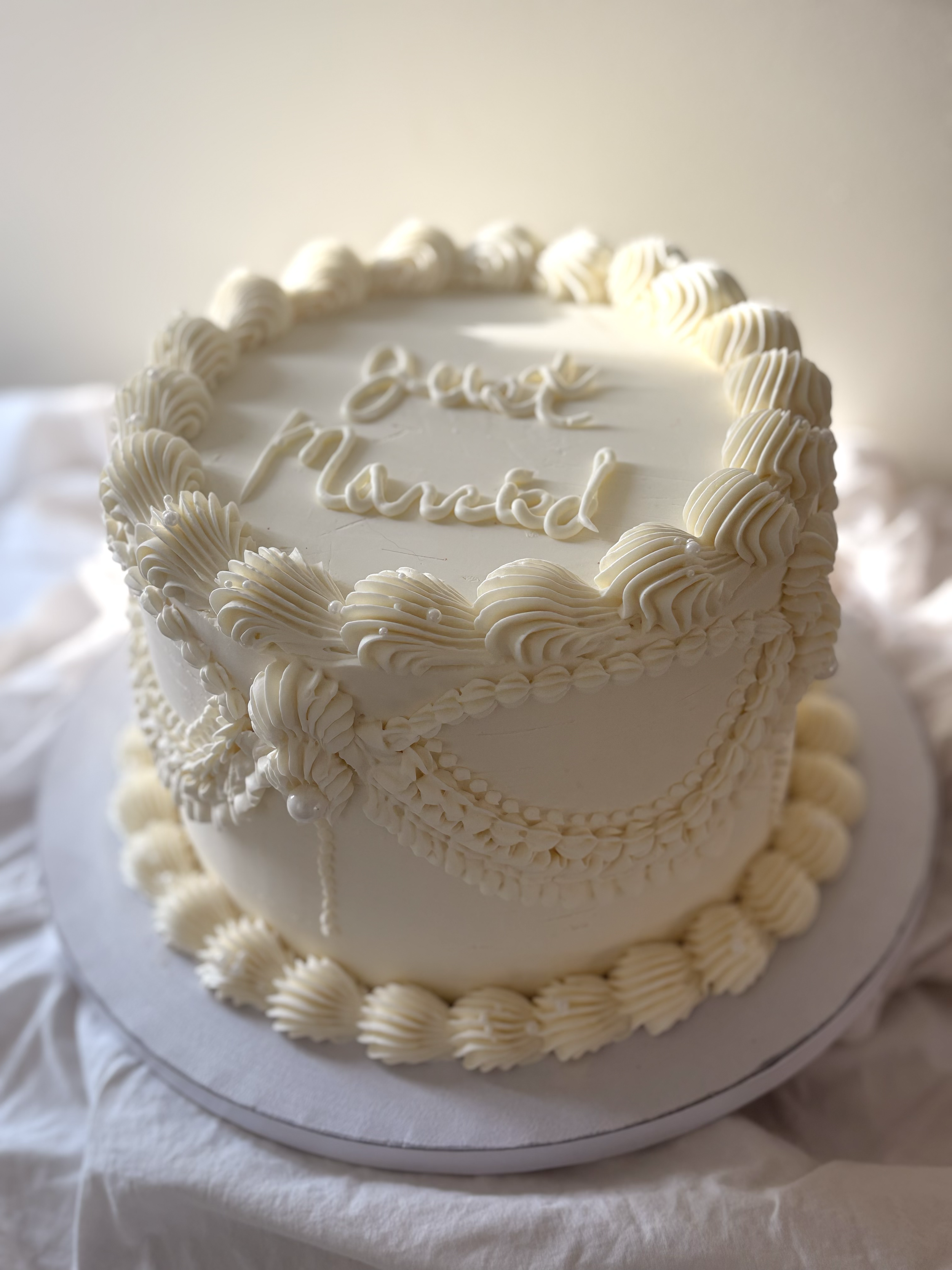 Custom wedding cake, Joshua Tree