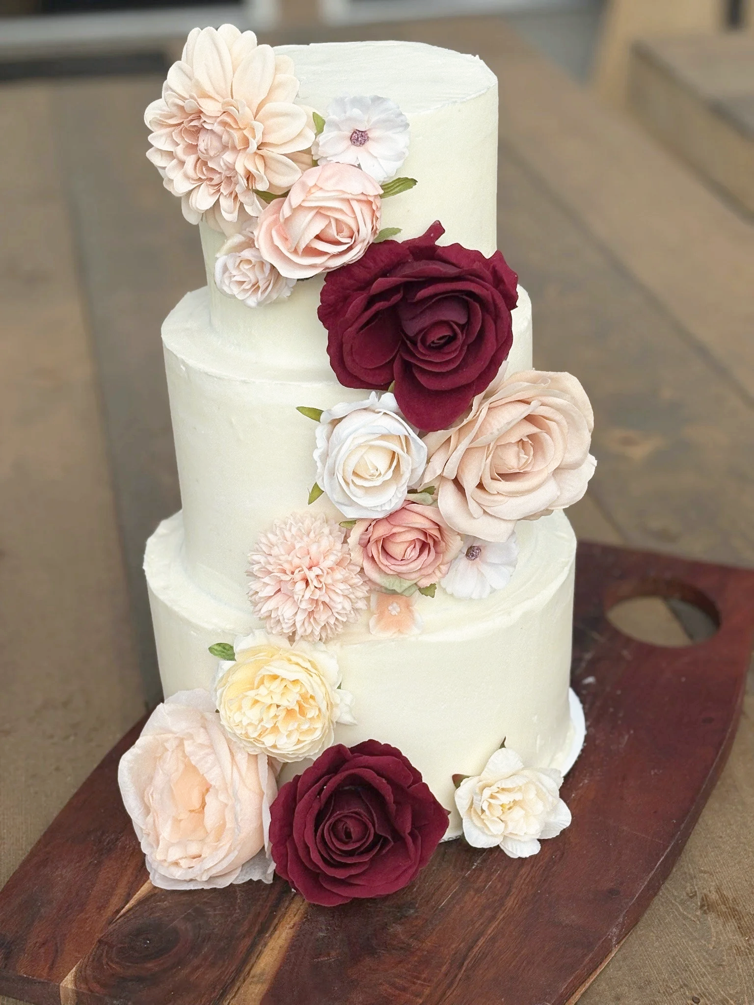 triple-tiered-floral-cake.png