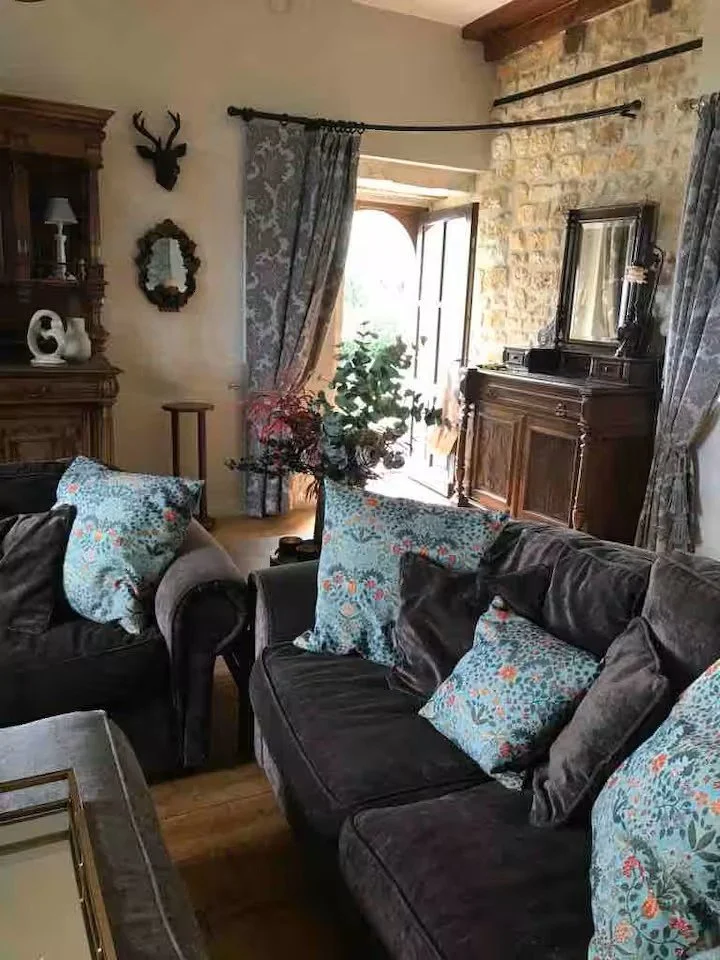 lounge facing door.jpg
