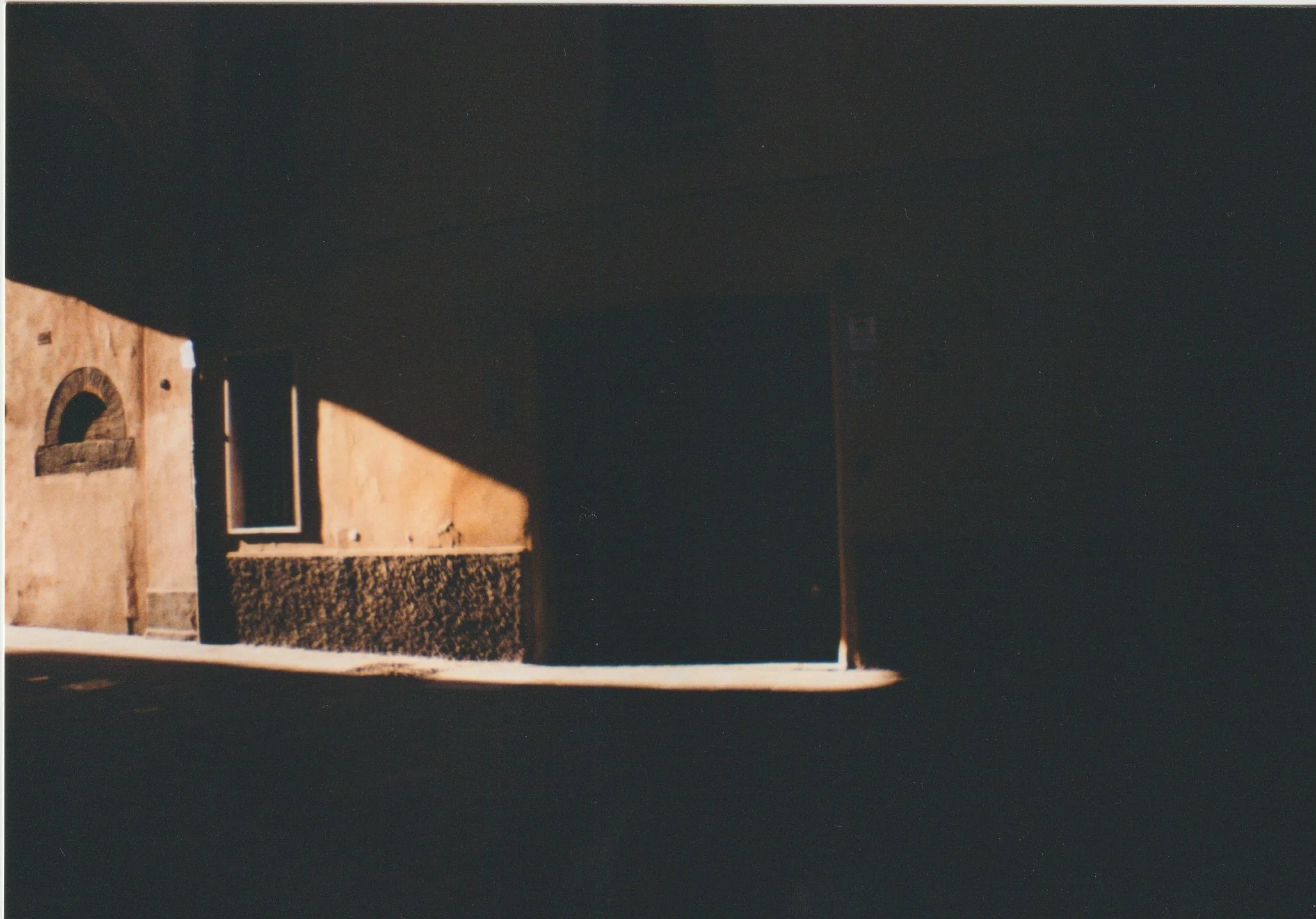 Bologna, Italy alley
35mm film
2025